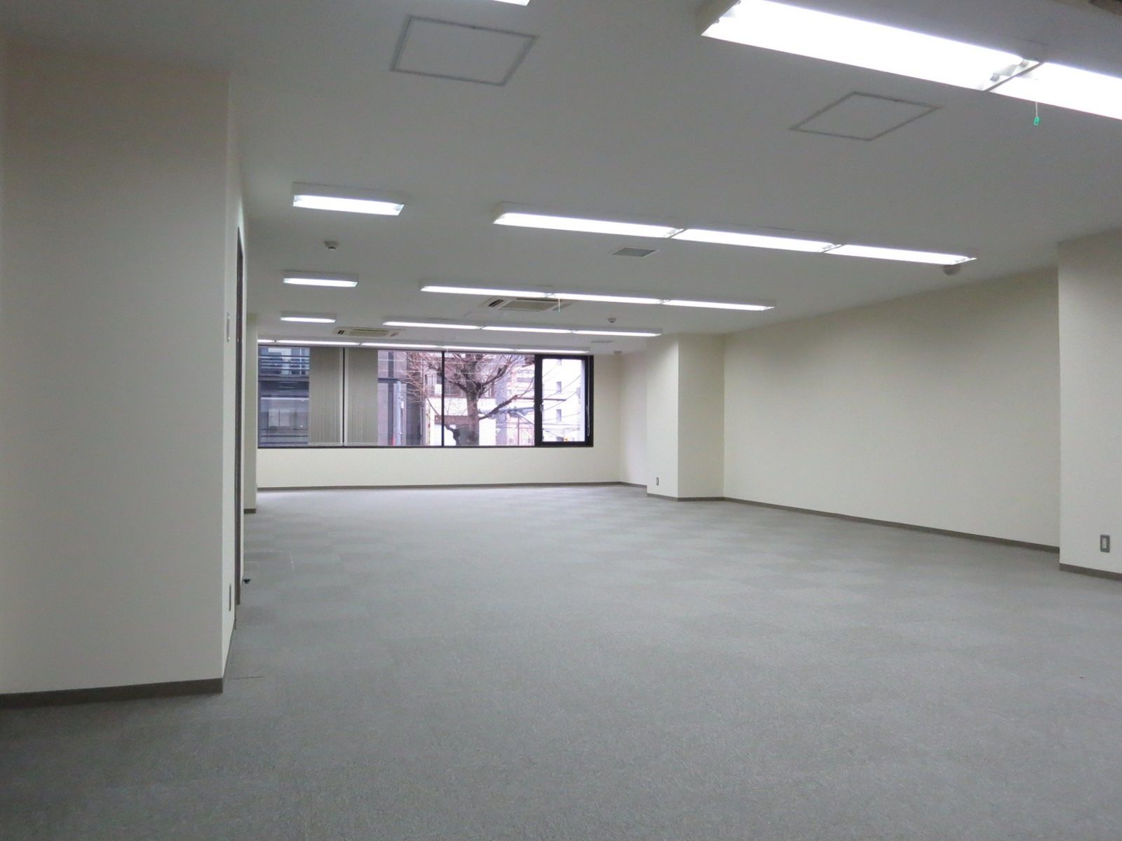 オフィス室内参考画像