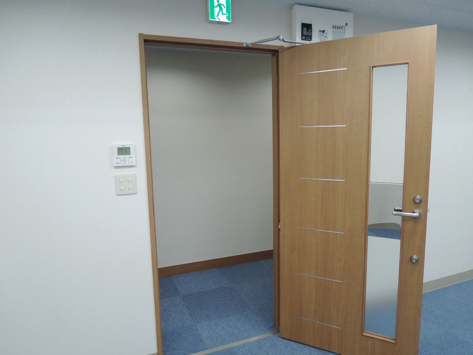 貸室出入口