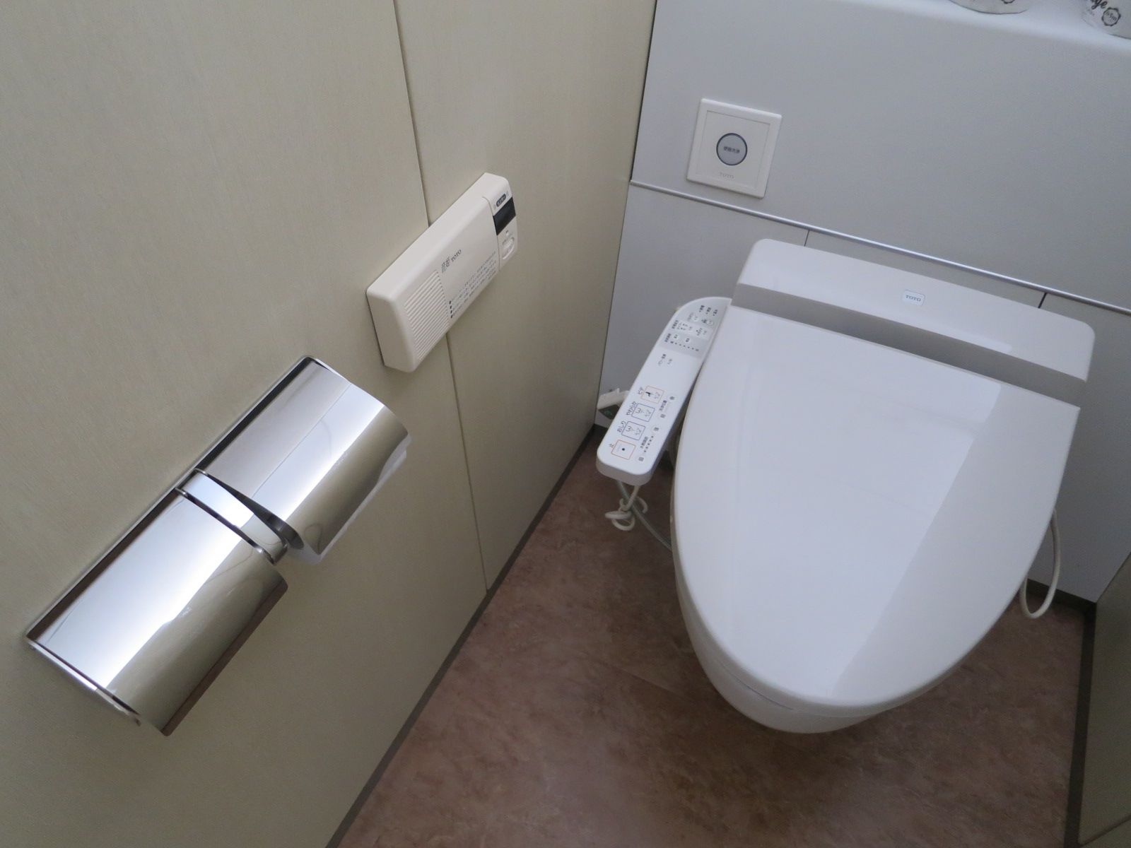 男女別トイレ個室