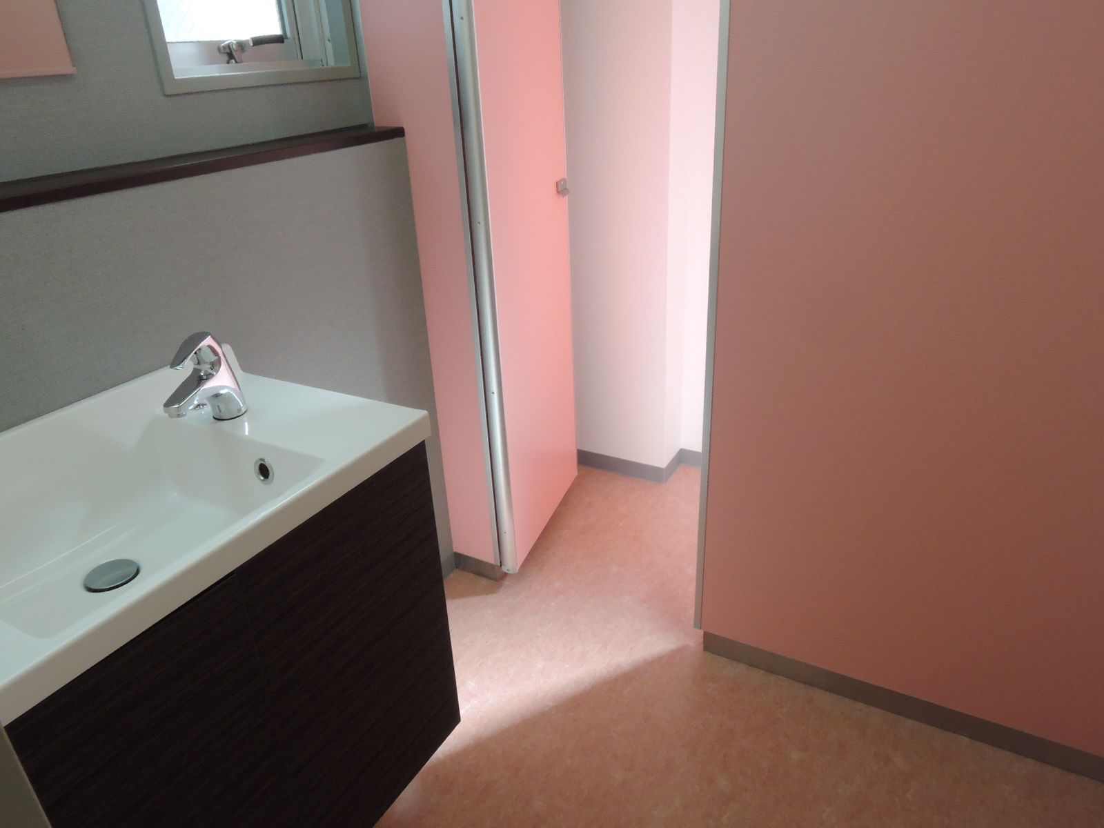 男女別トイレ完備