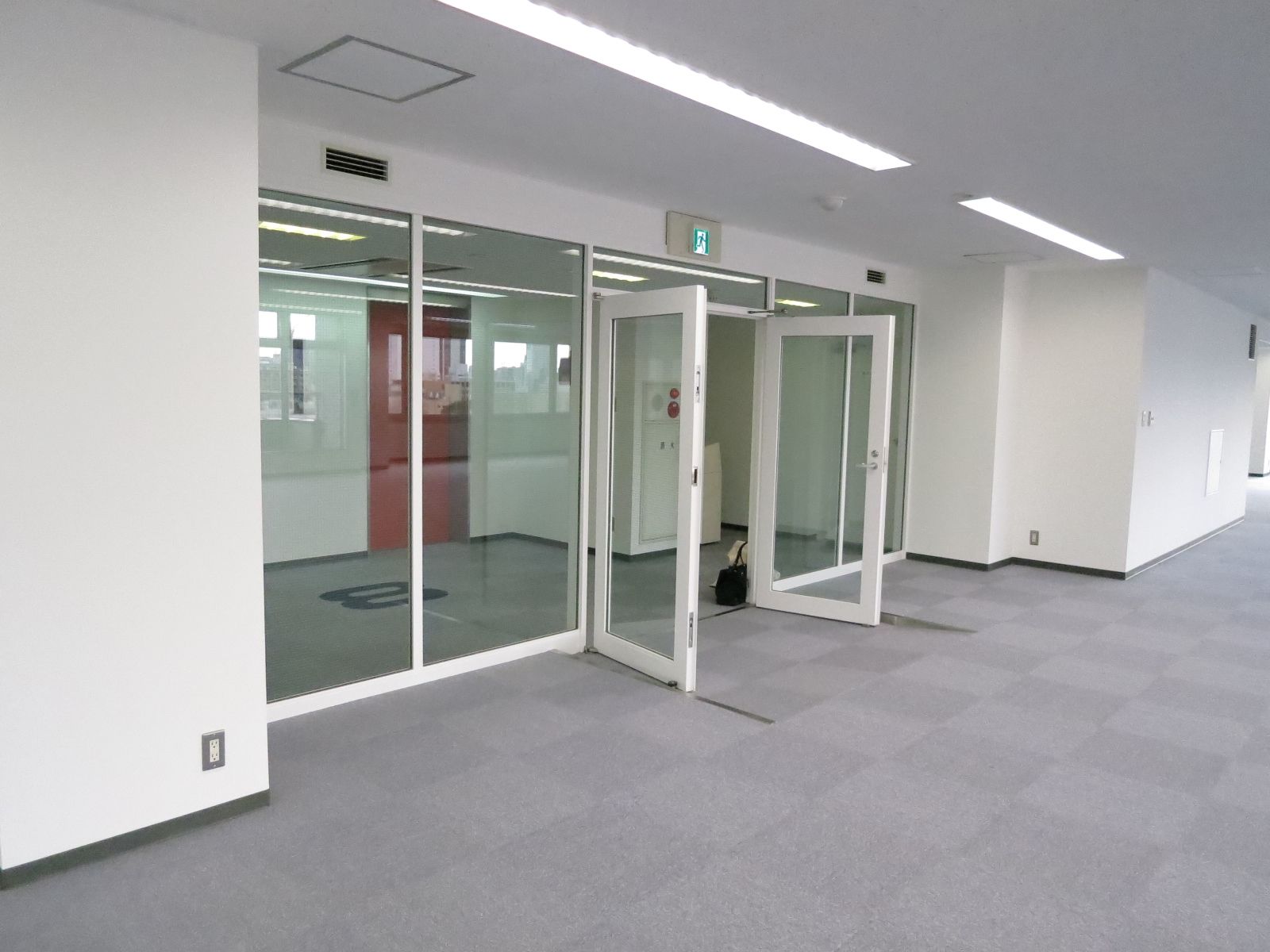 貸室出入口