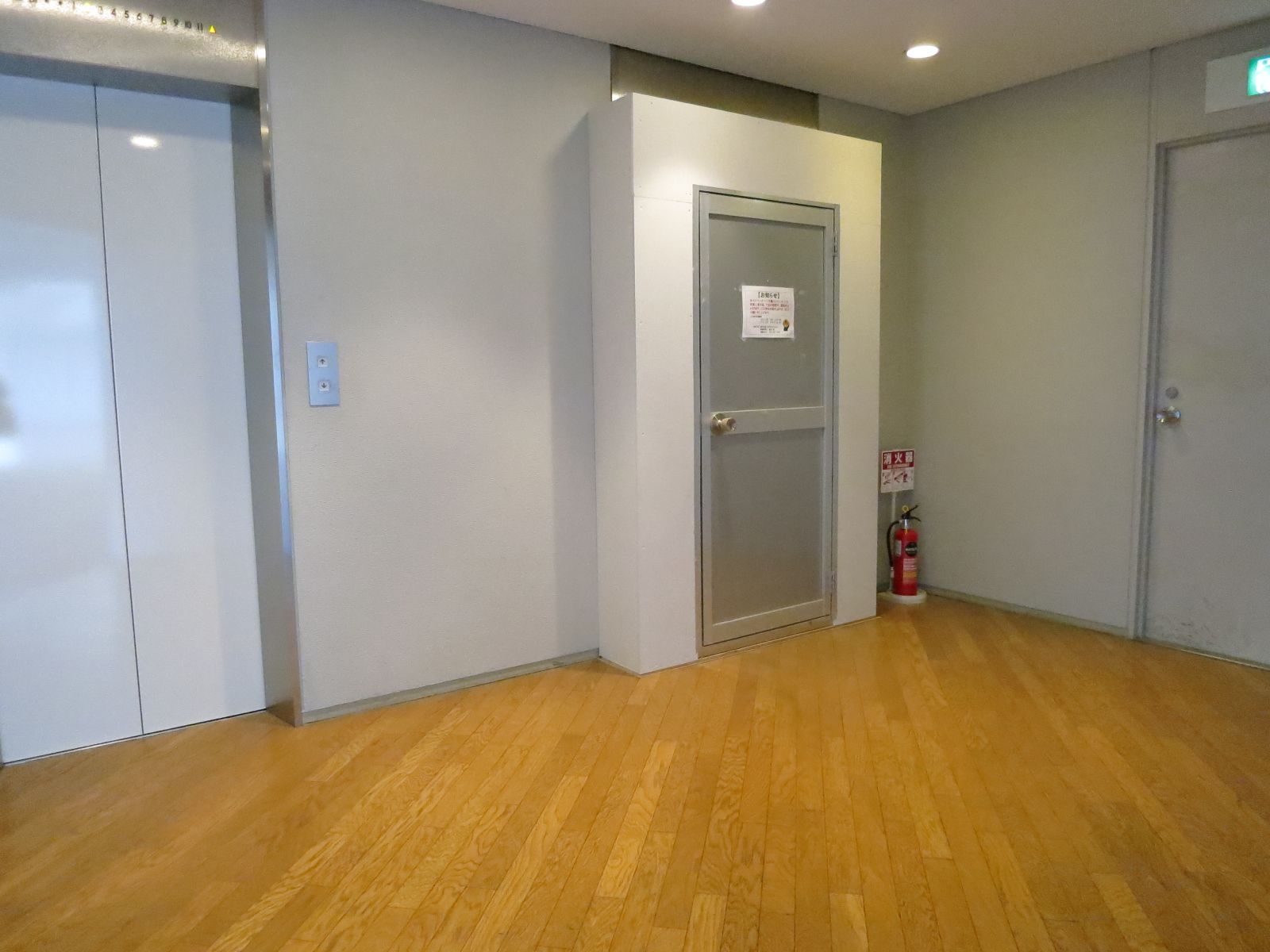 エレベーターホール