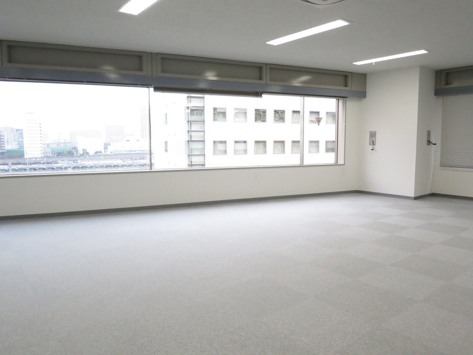 オフィス室内参考画像（※6階）