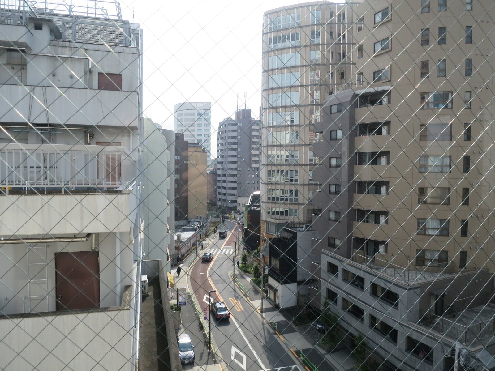 前面道路を見下ろす