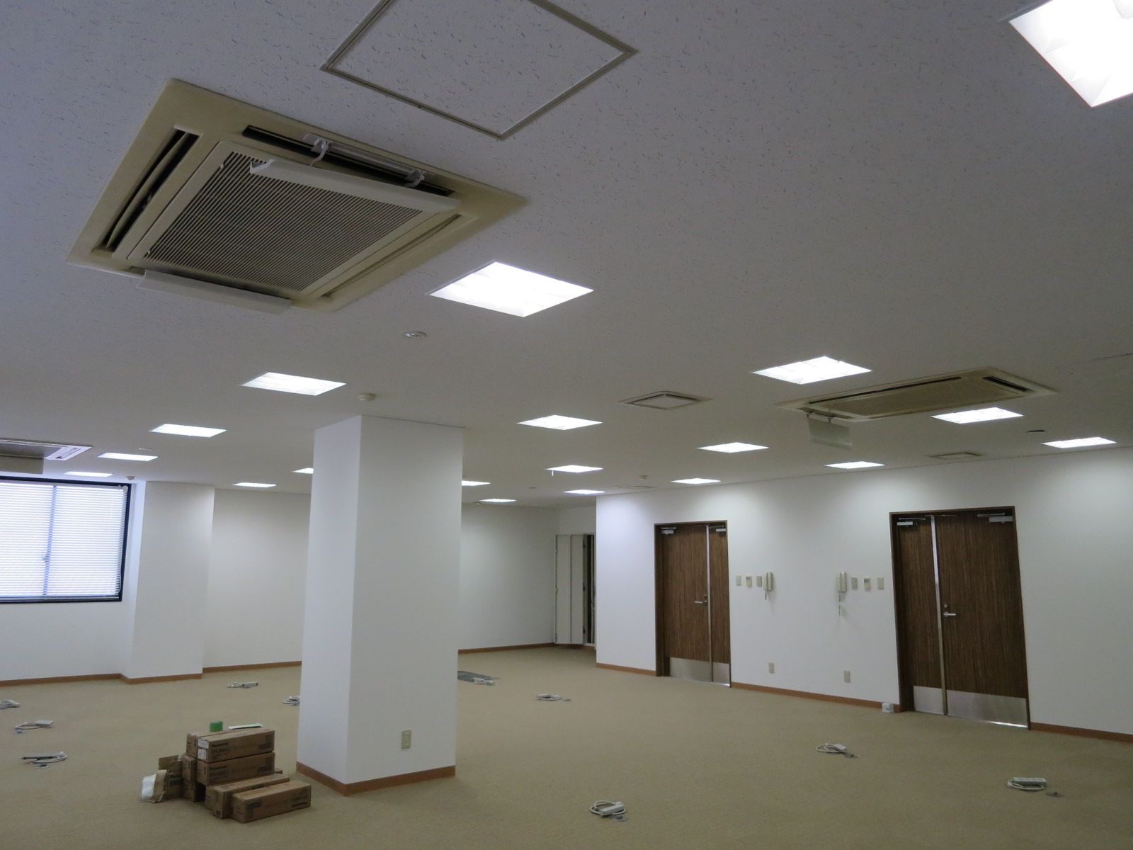 明るいオフィス