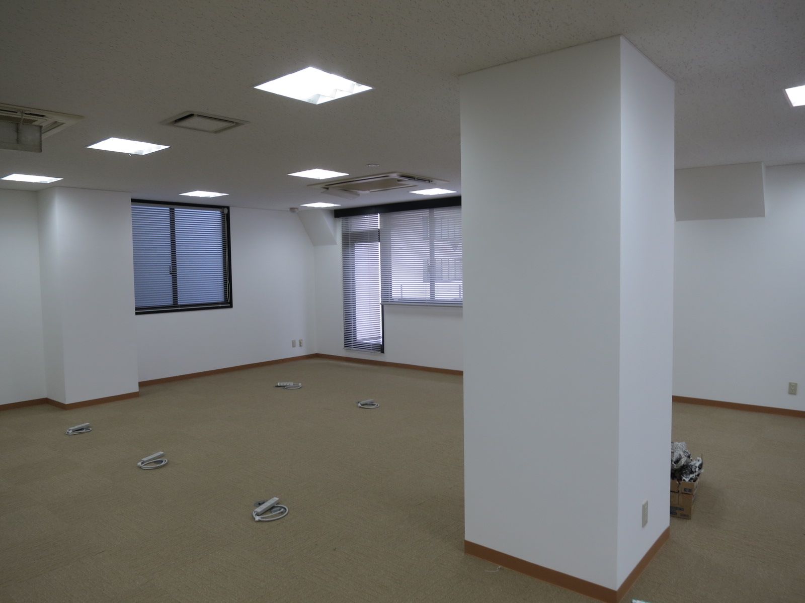 オフィス内にある柱