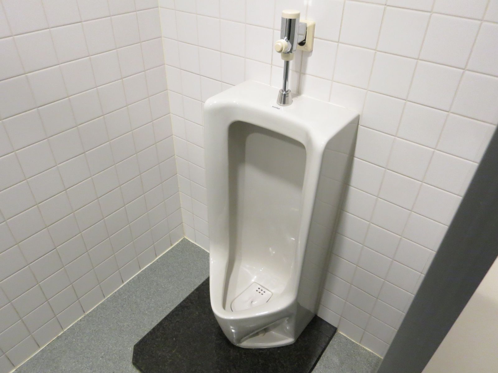 男性用トイレ