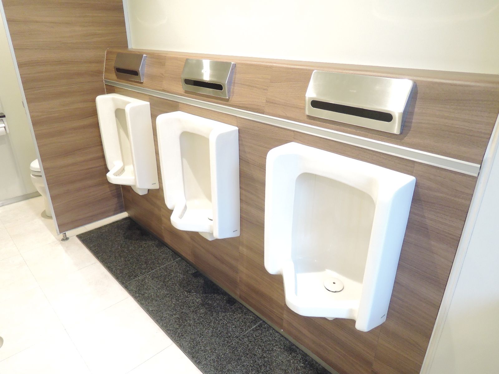 男性用トイレ