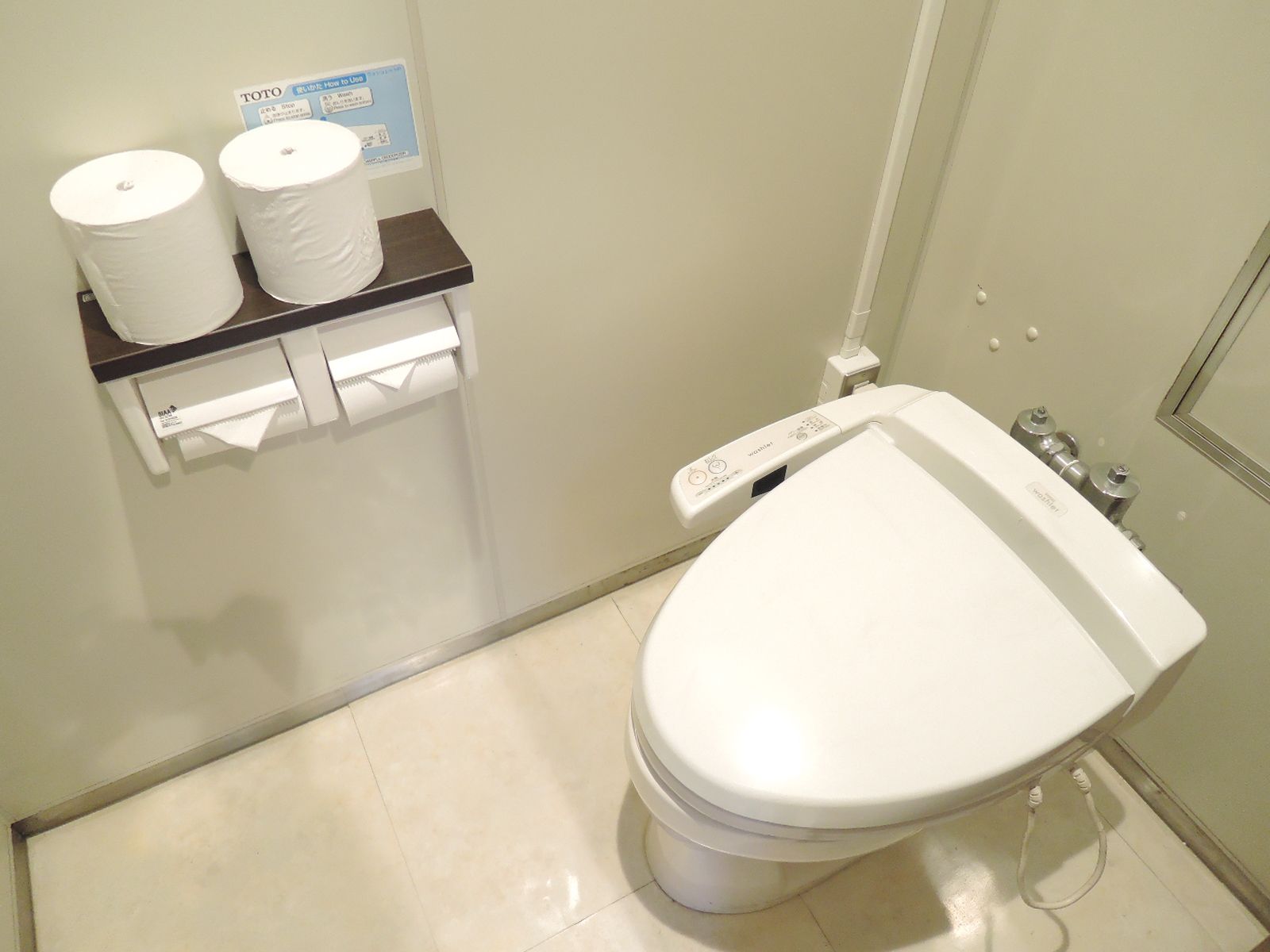 ウォシュレット付きトイレ