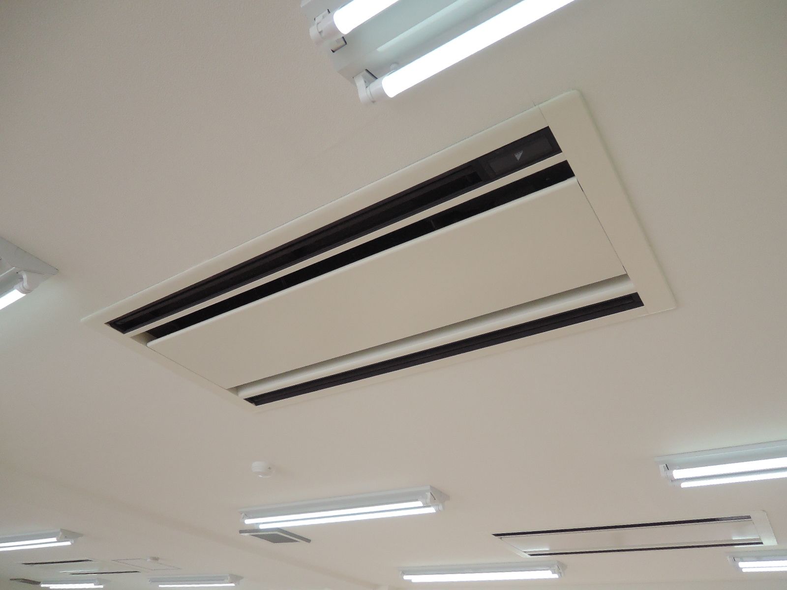 空調吹き出し口