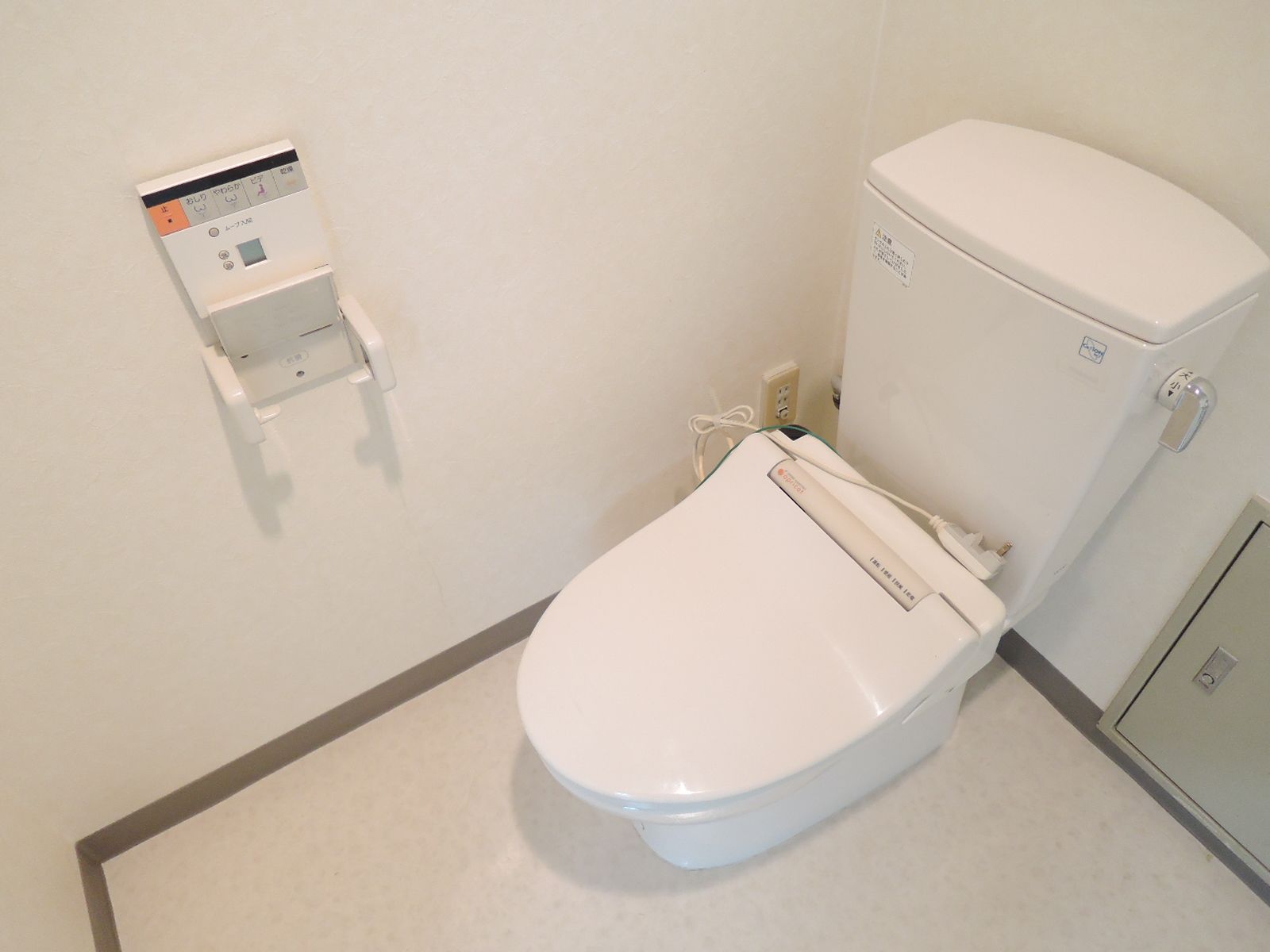 ウォシュレット付きトイレ