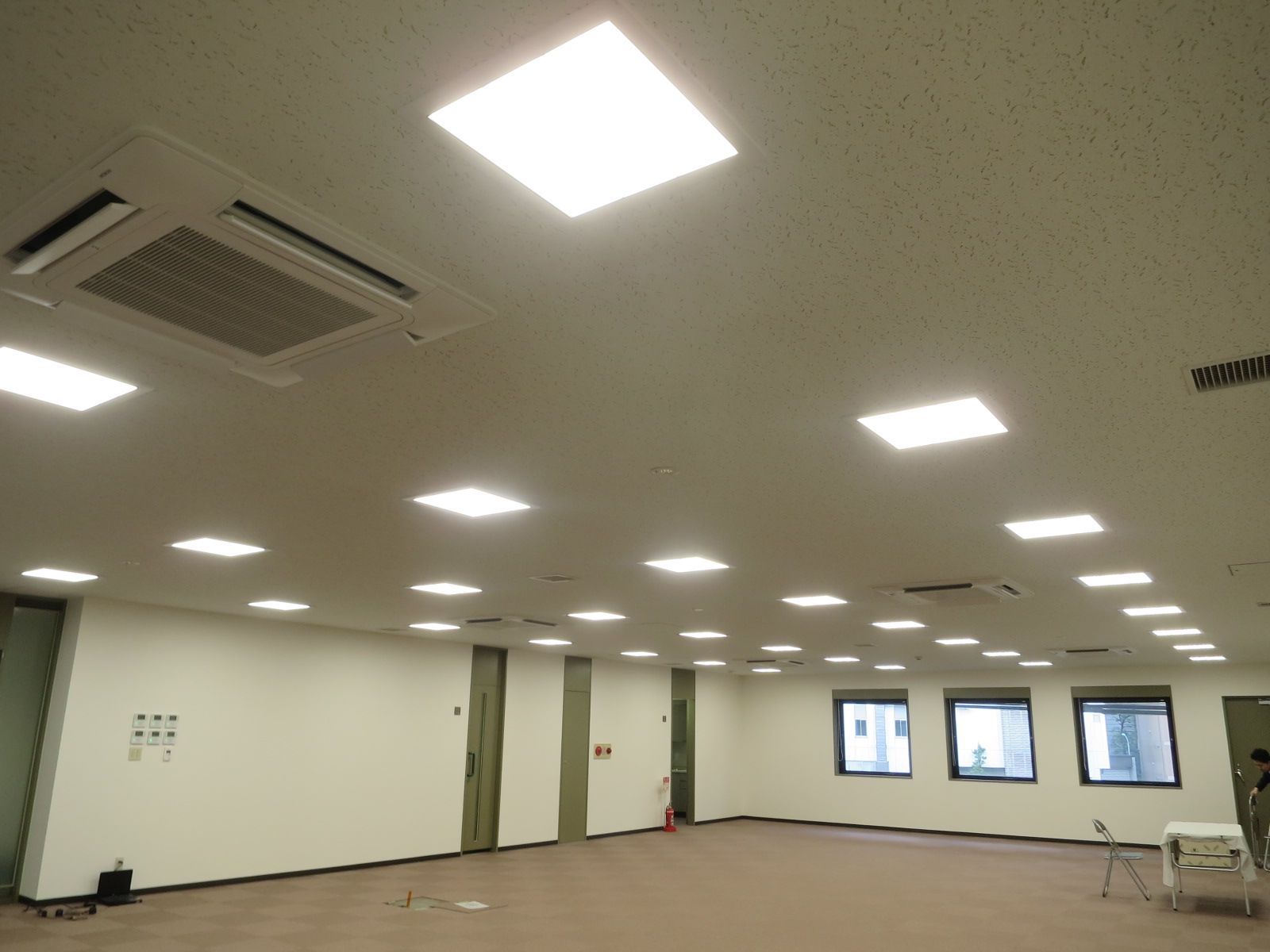 オフィス室内参考画像