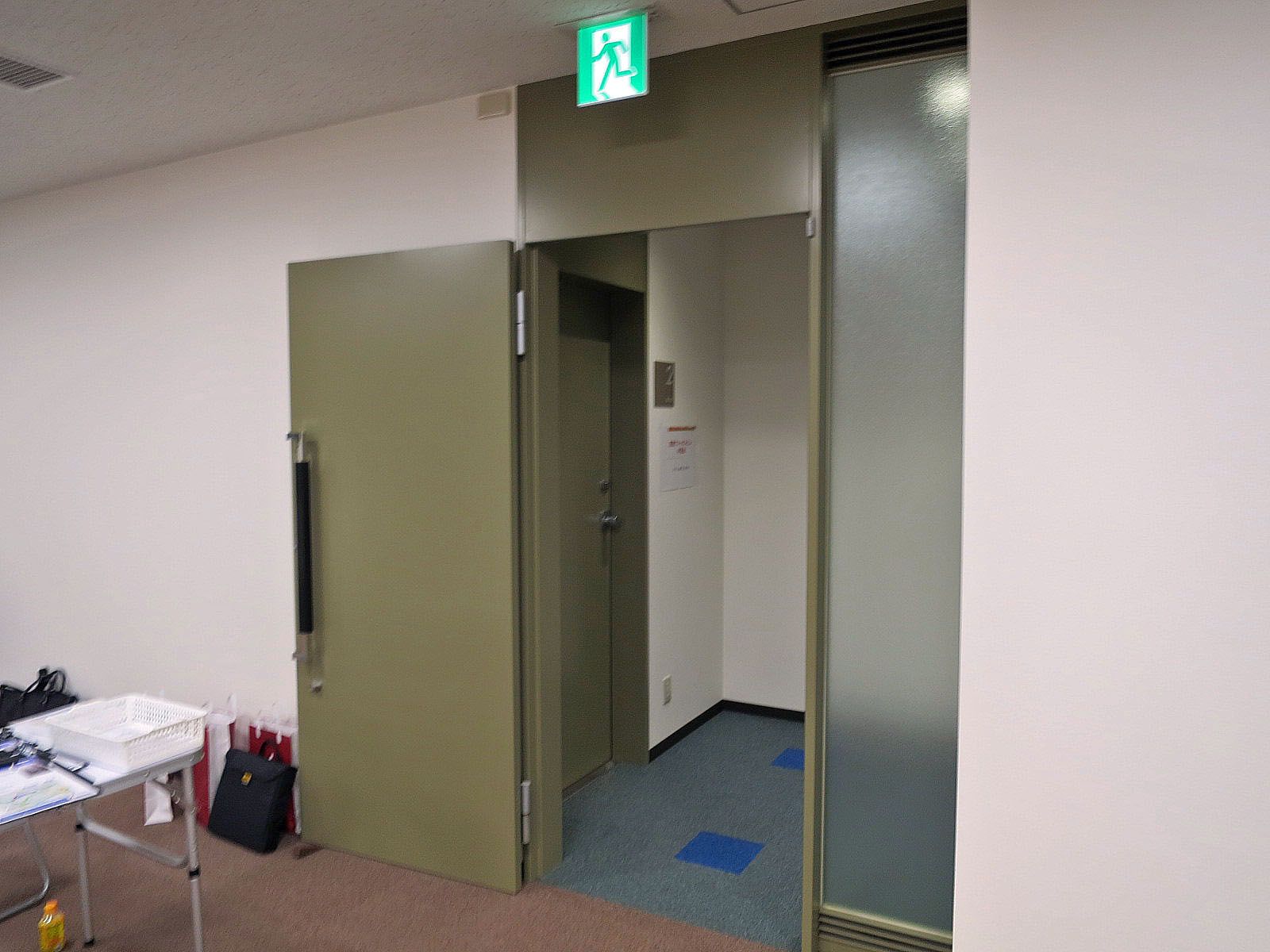 貸室出入口