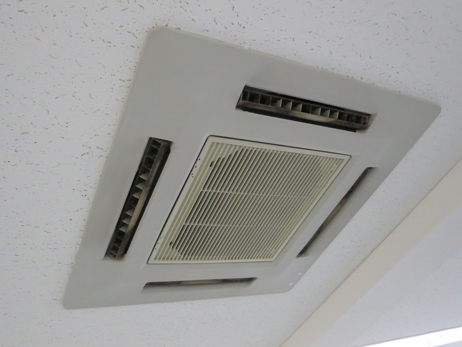 空調吹き出し口