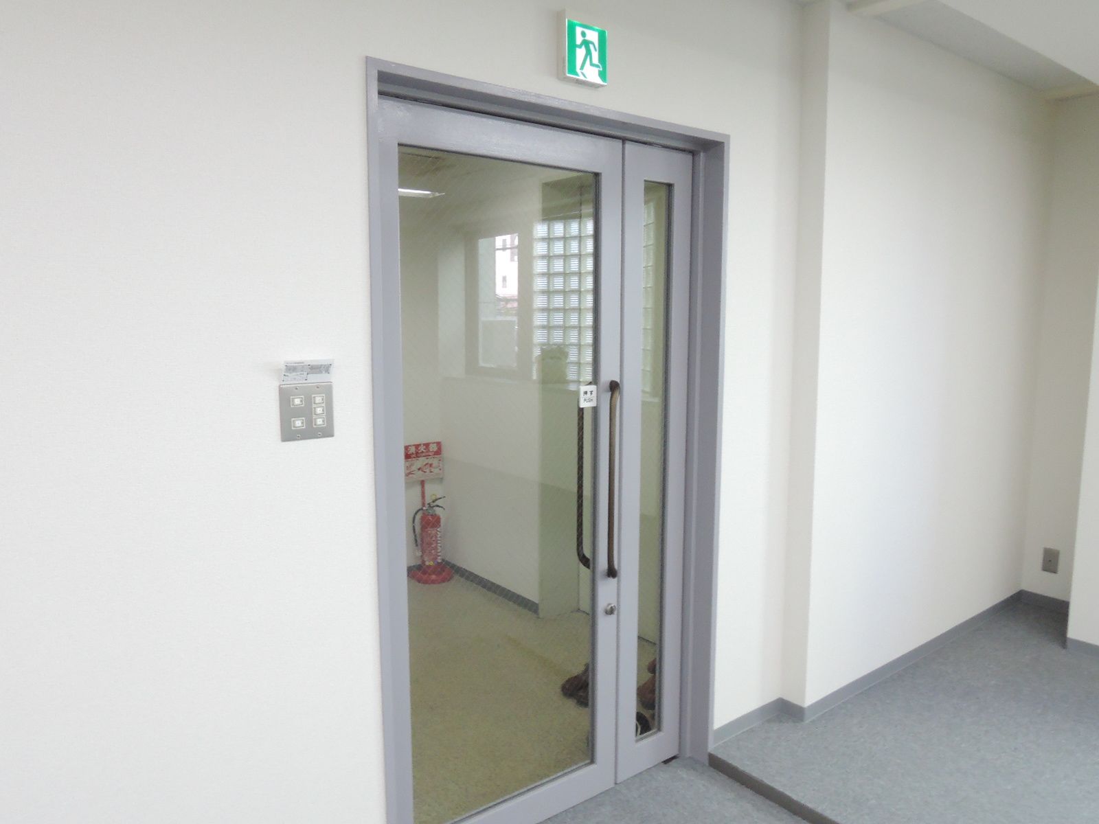 貸室出入口