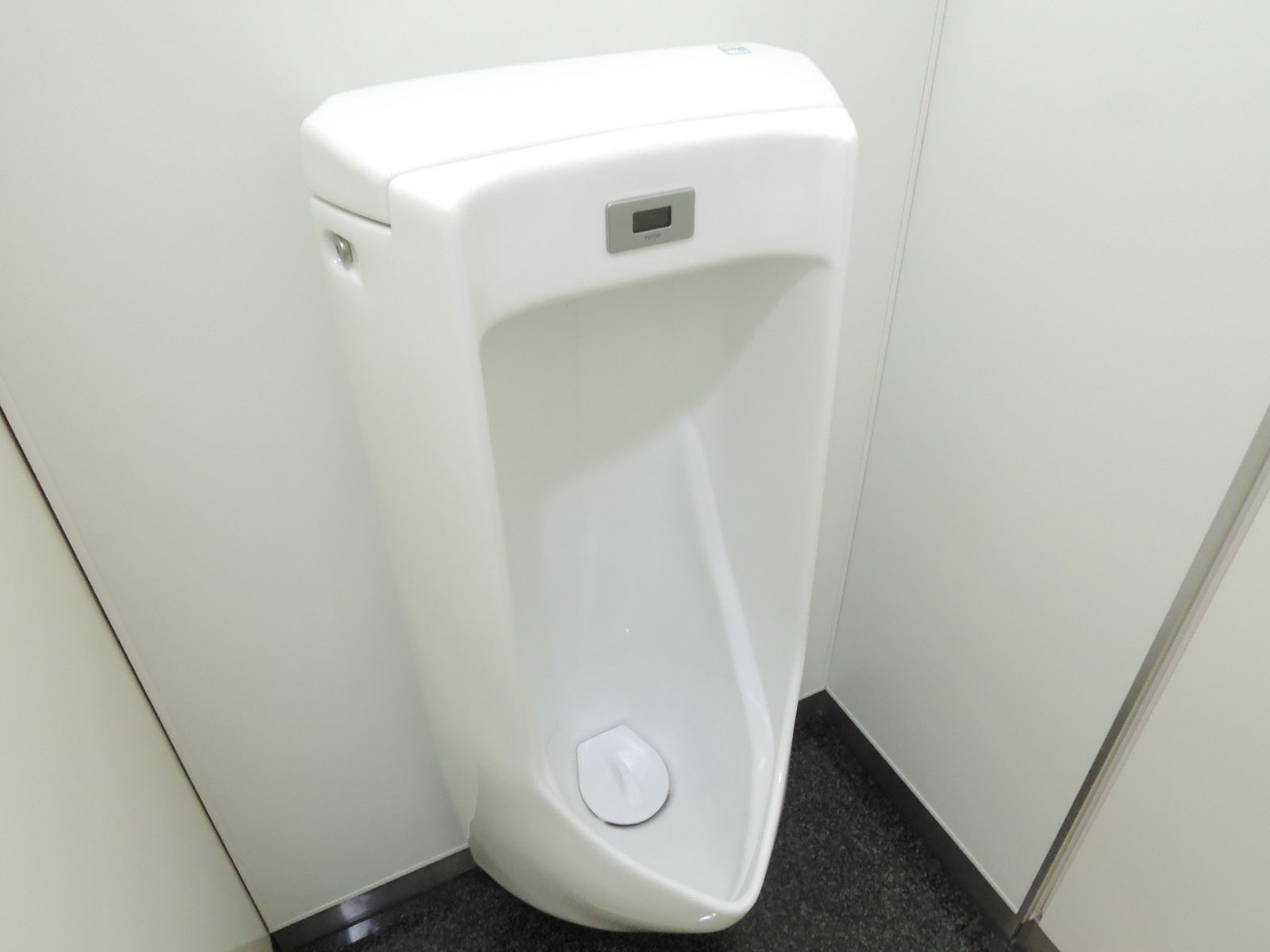 男性用トイレ