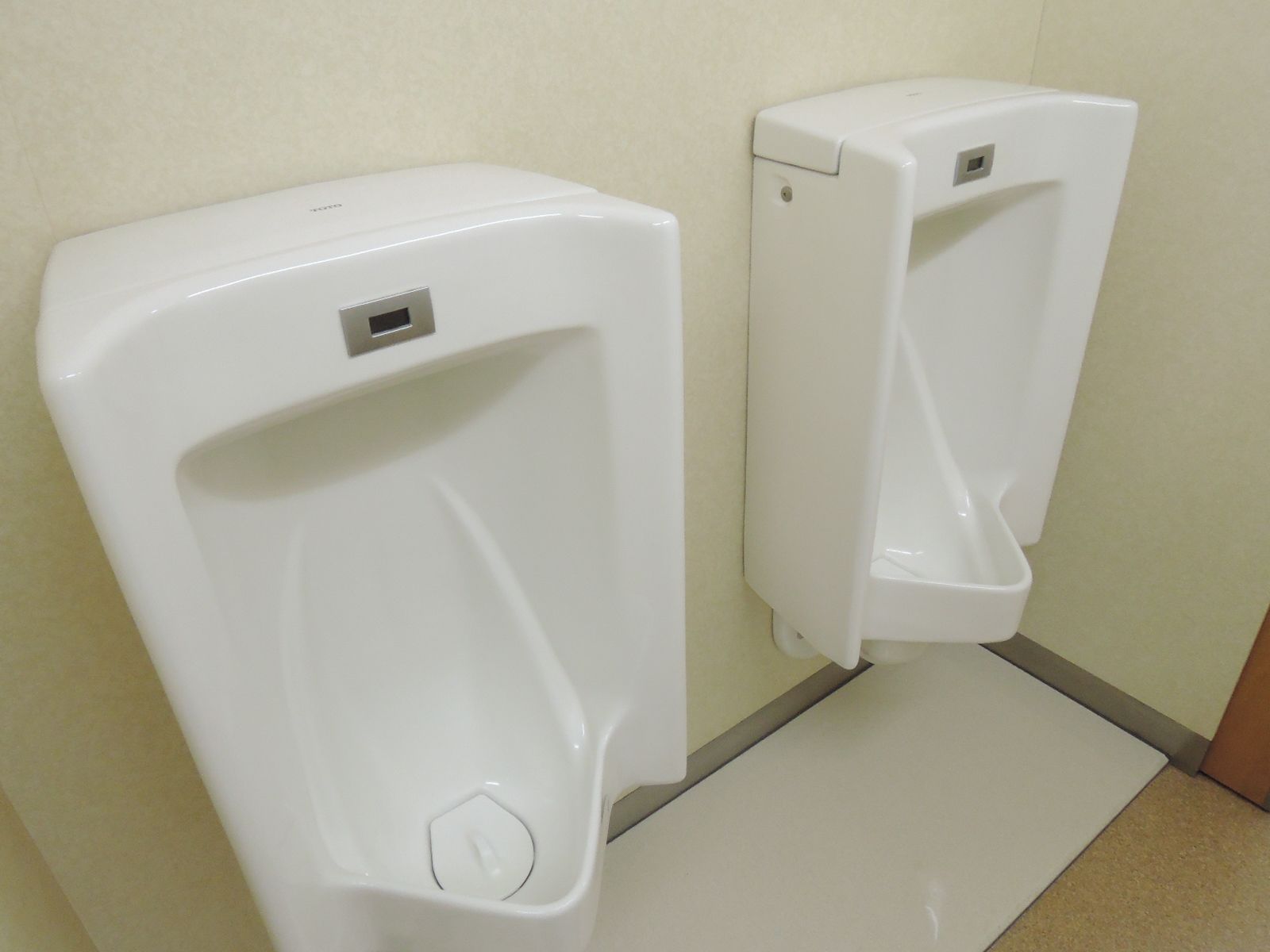 男性用トイレ