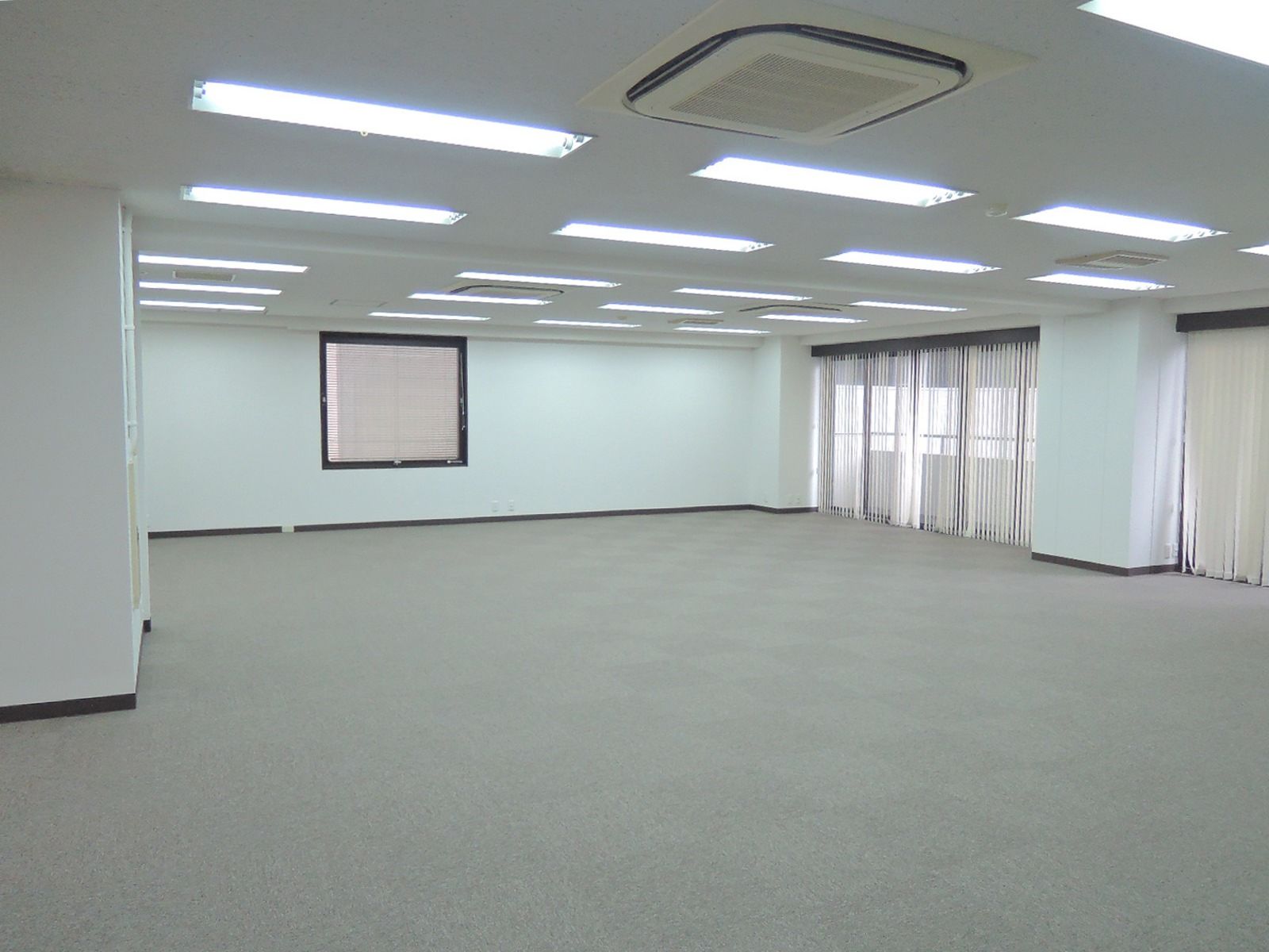 シンプルな空間（※4階）