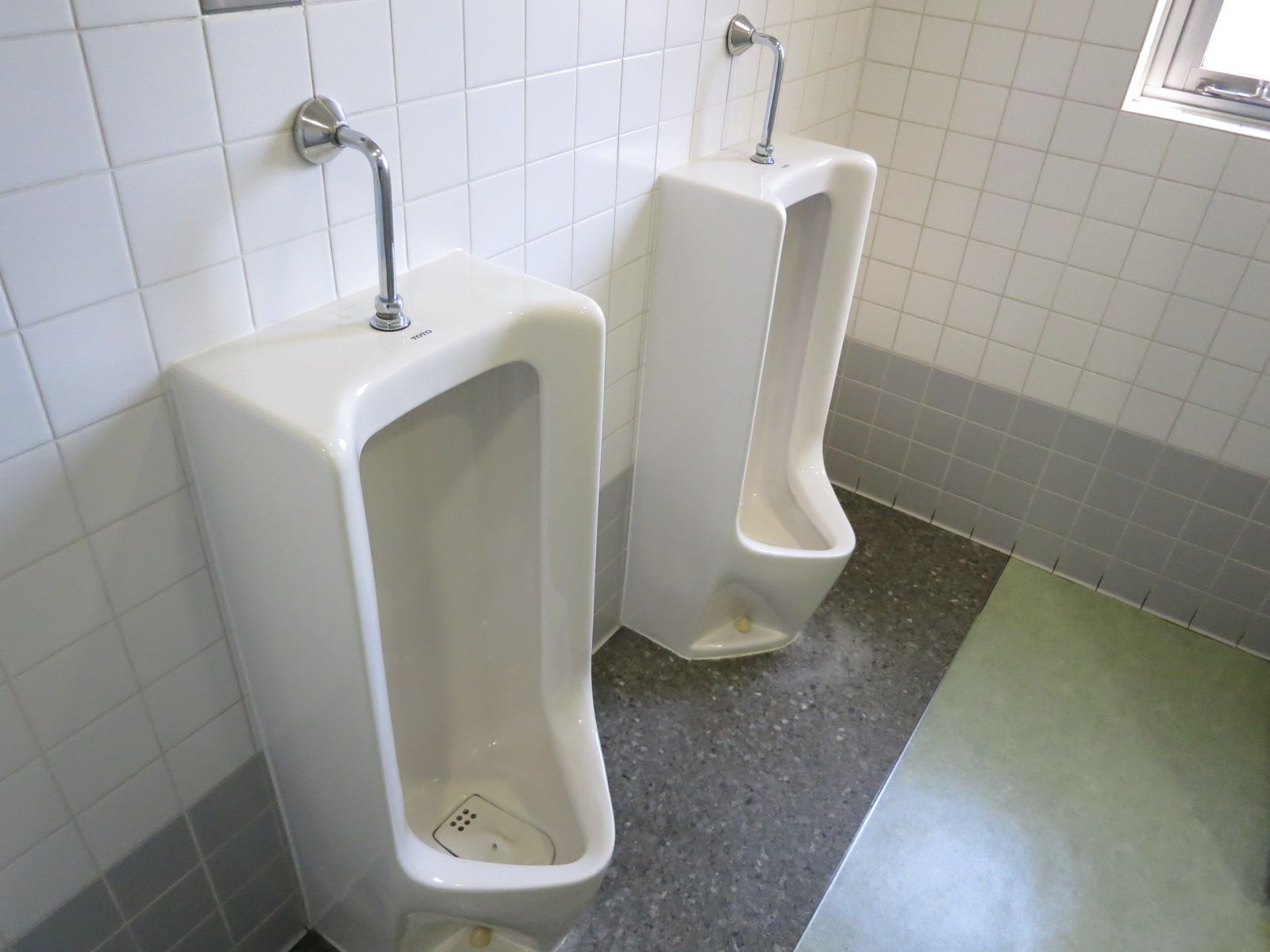 男性用トイレ