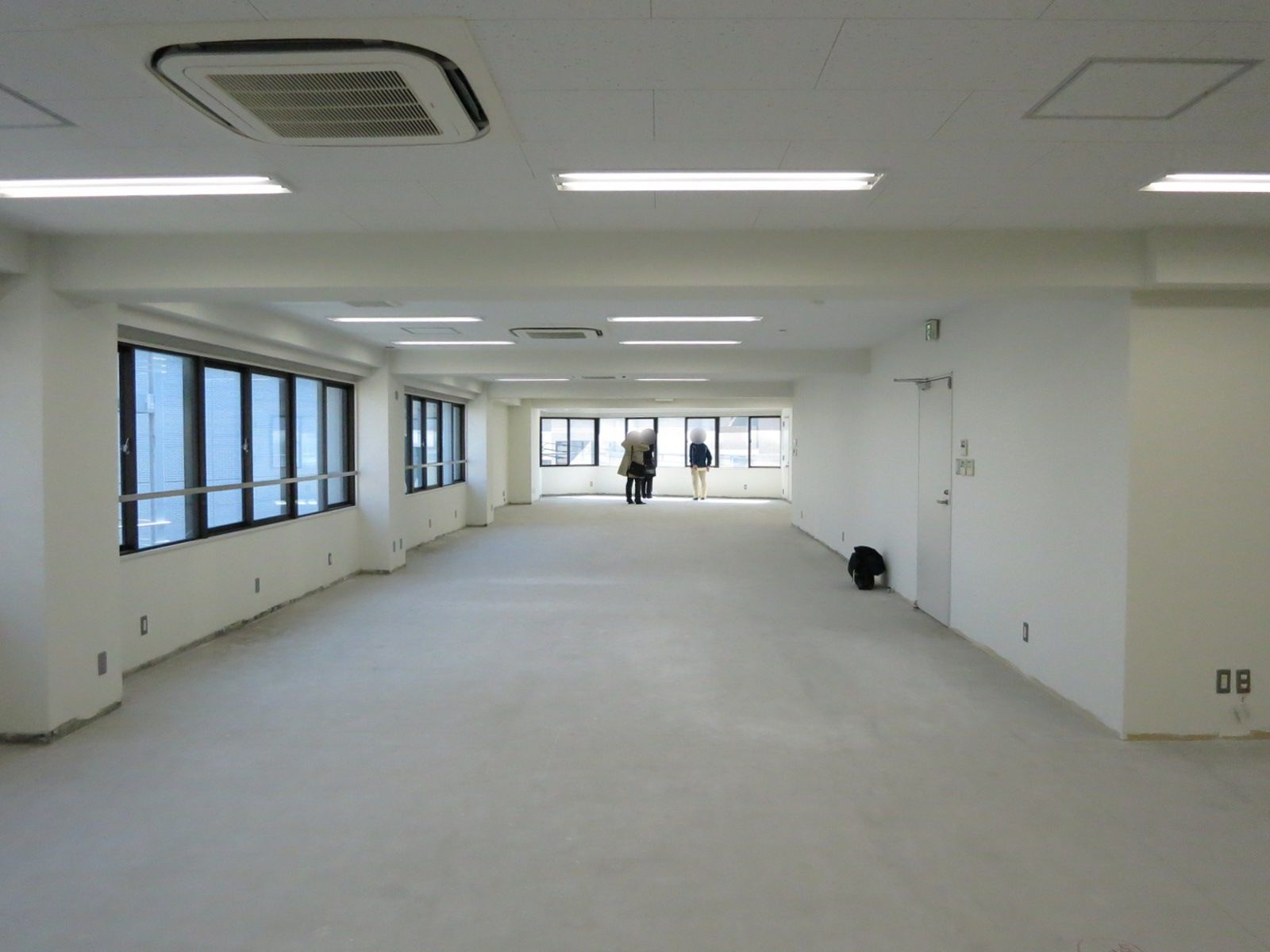 オフィス室内参考画像