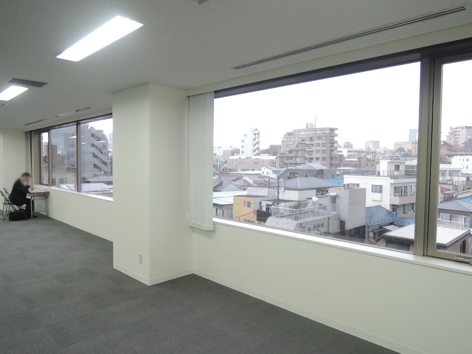 大きな窓面