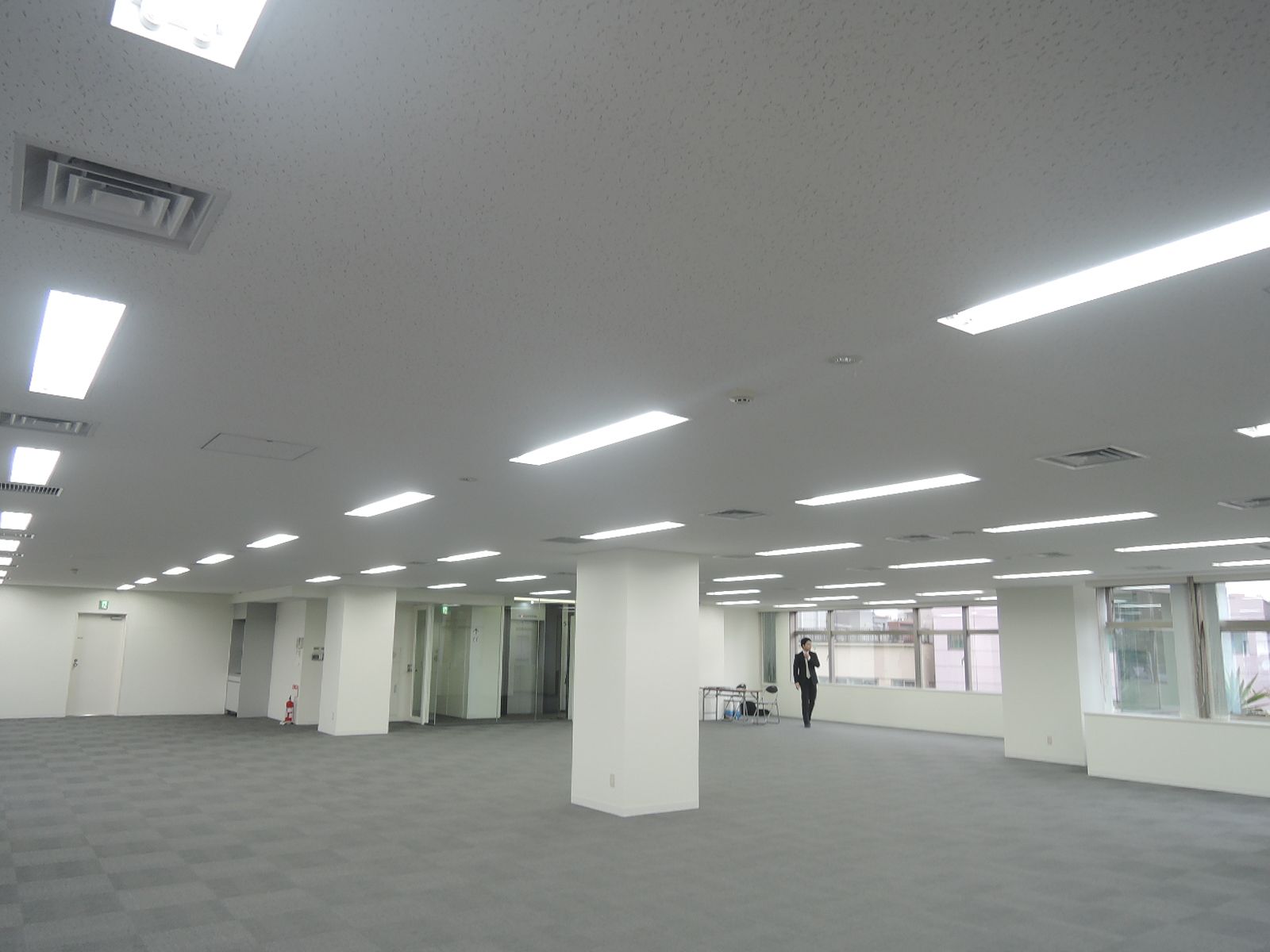明るいオフィス