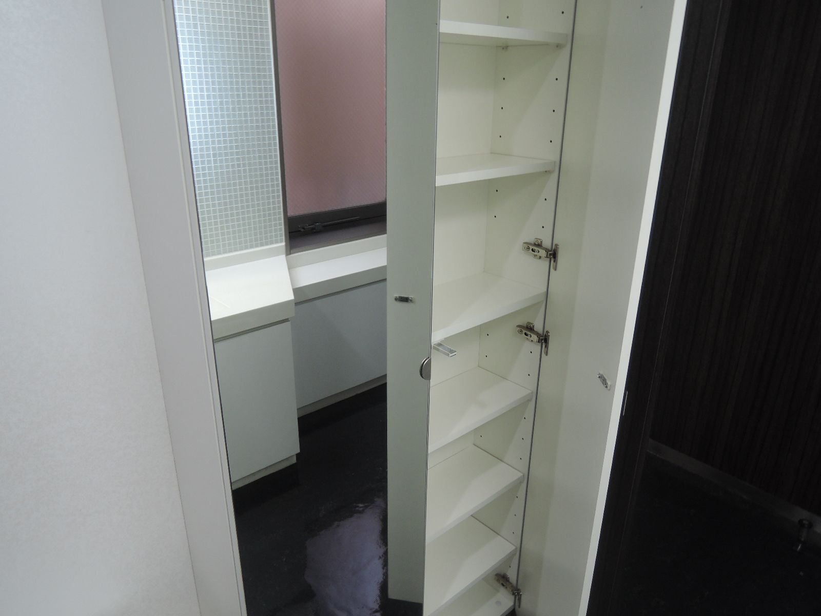 女性トイレ収納