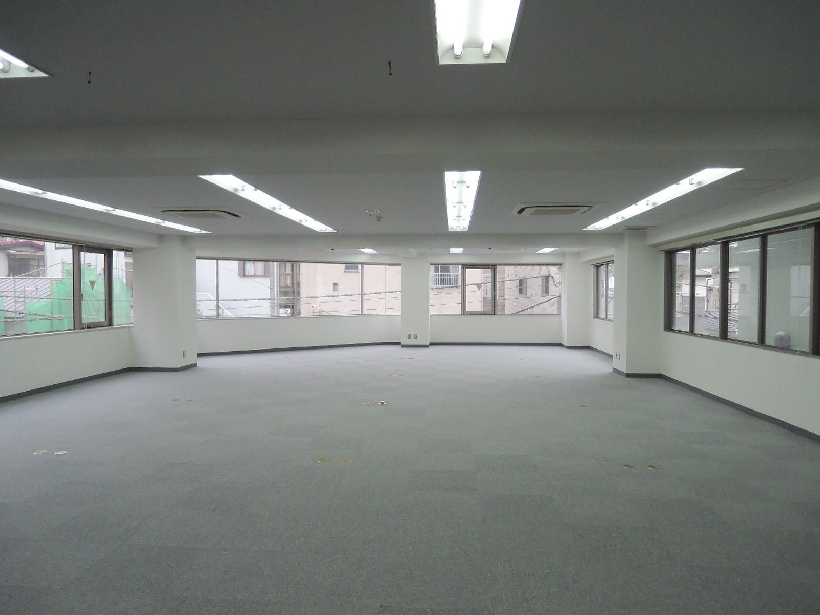 オフィス室内参考画像