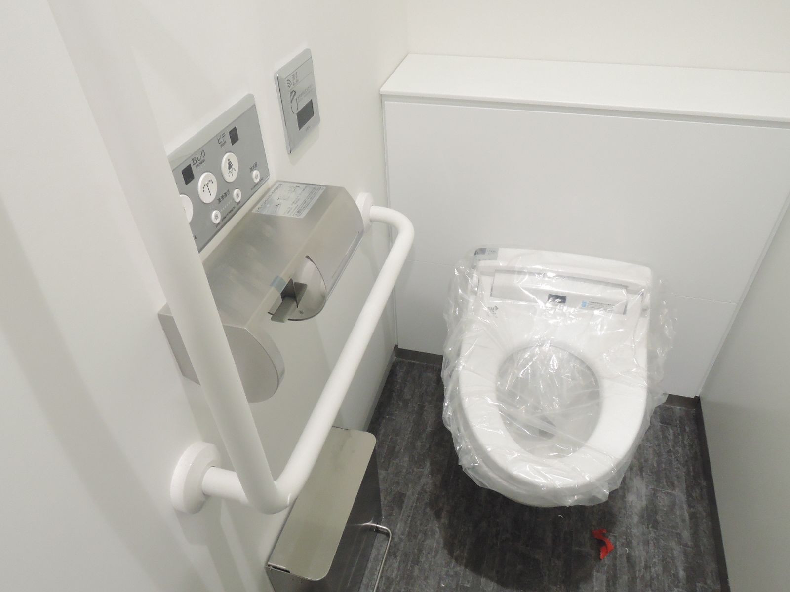 男女別トイレ個室