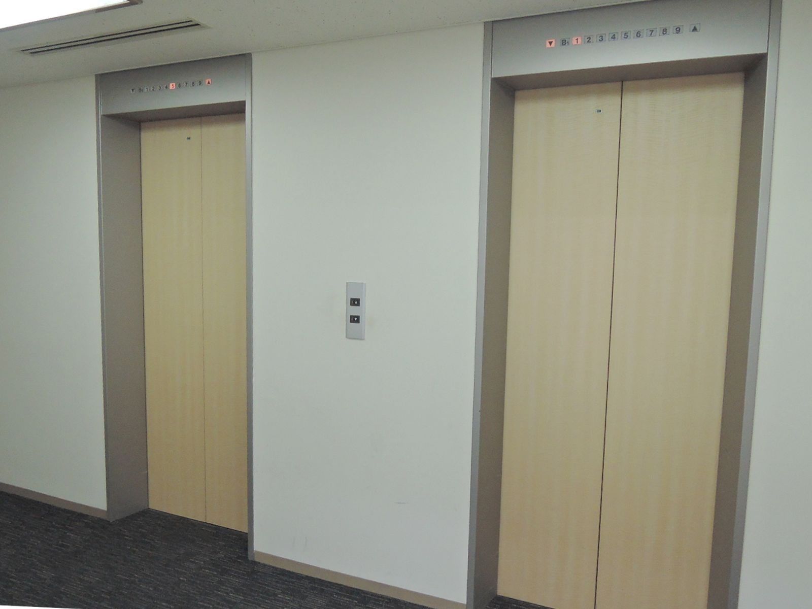 エレベーターホール