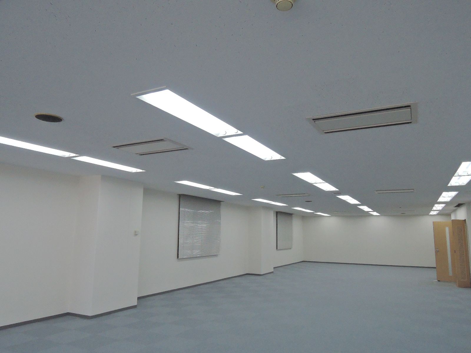 別角度の様子