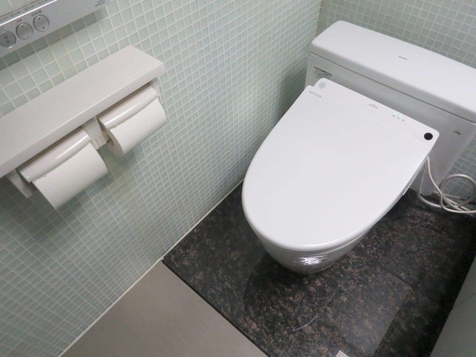 男女別トイレ個室