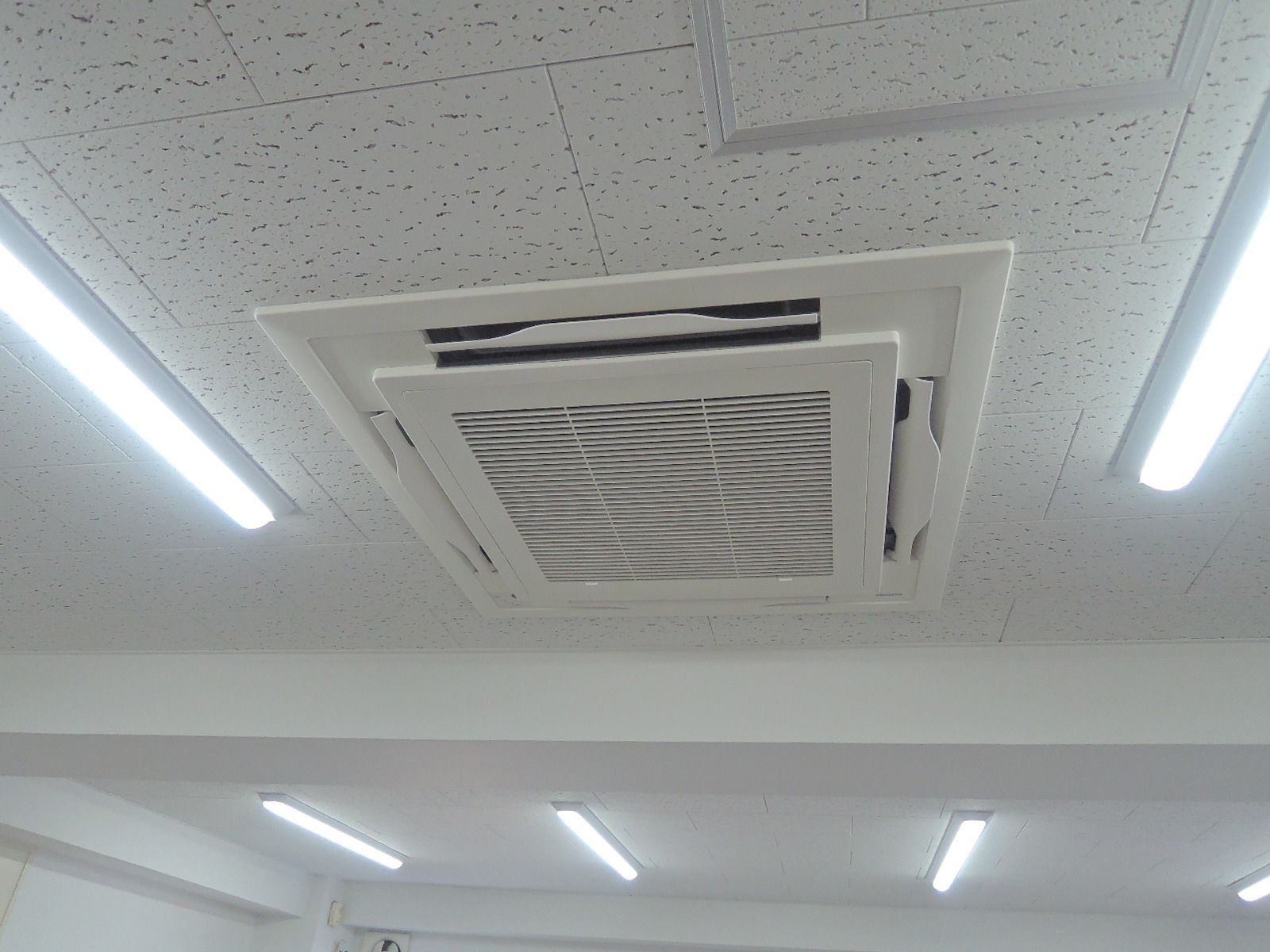 空調吹き出し口