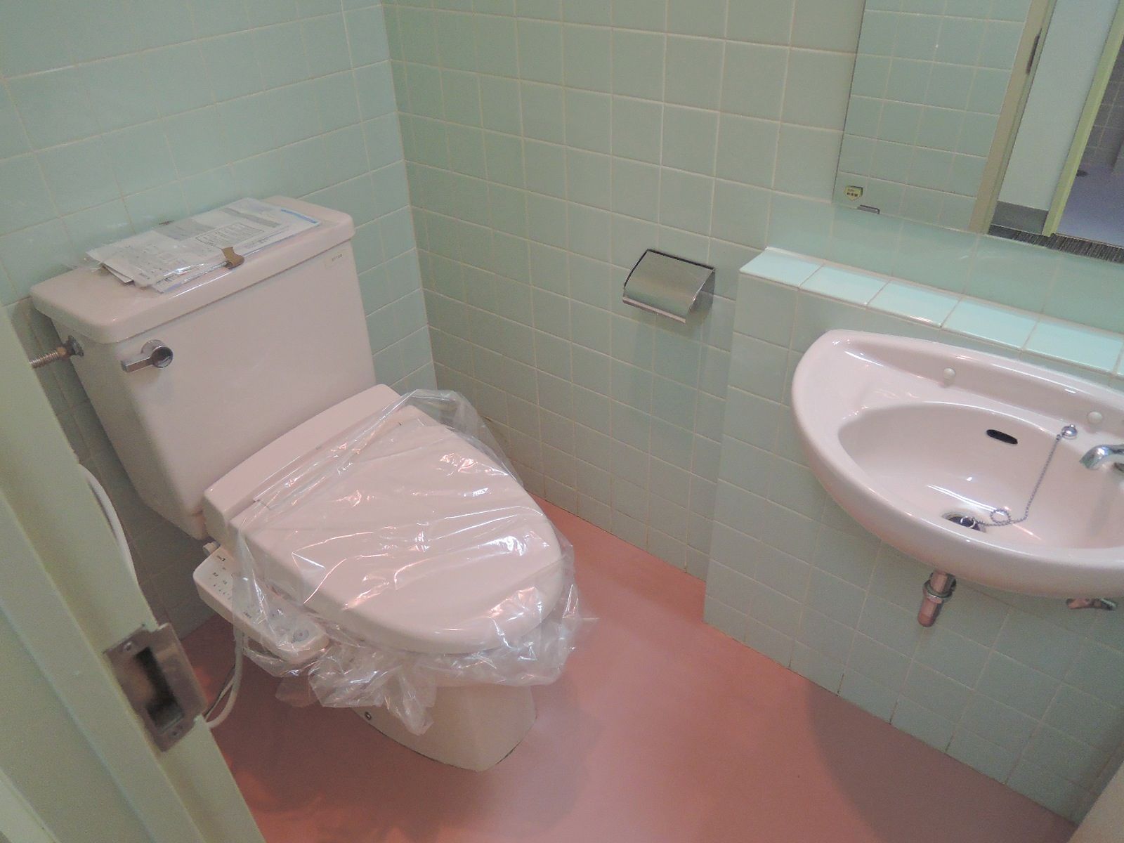 男女別トイレ個室