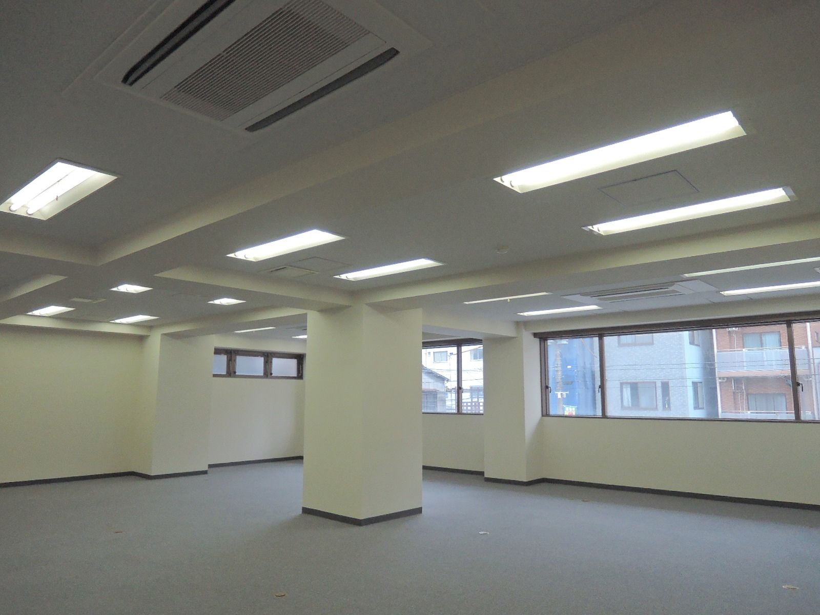 貸室内には一部柱あり