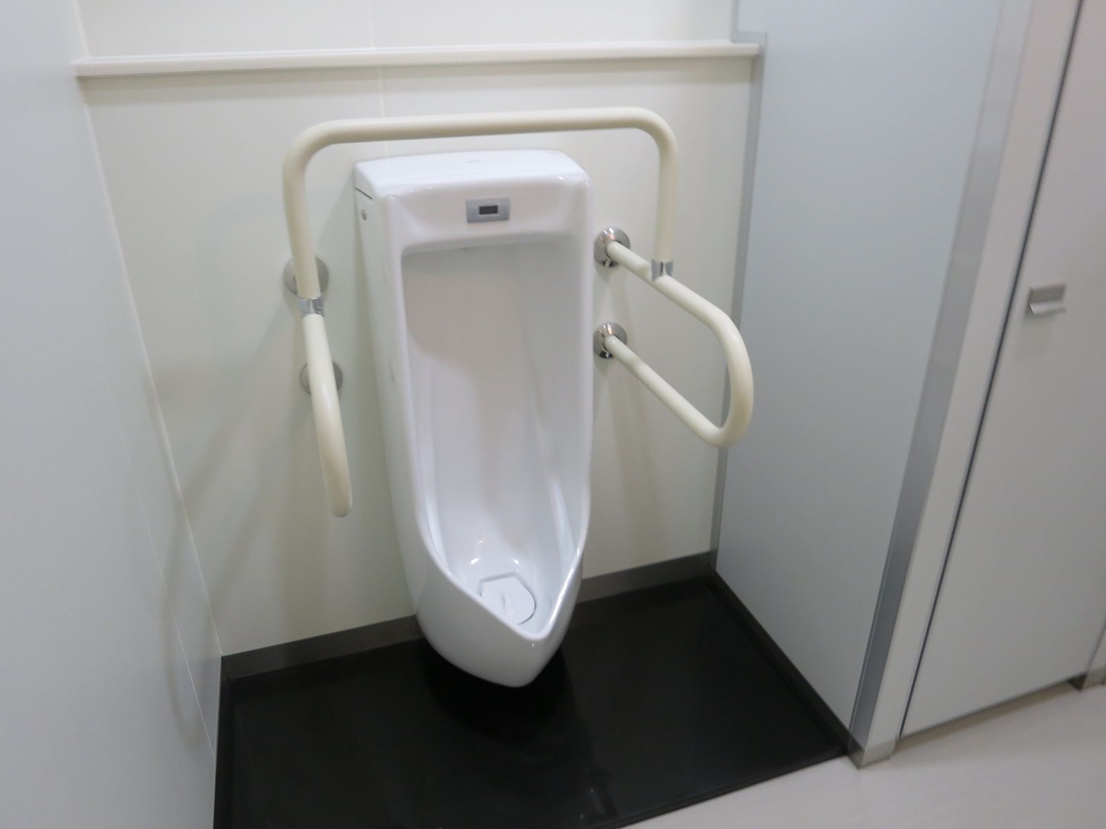 男性用トイレ