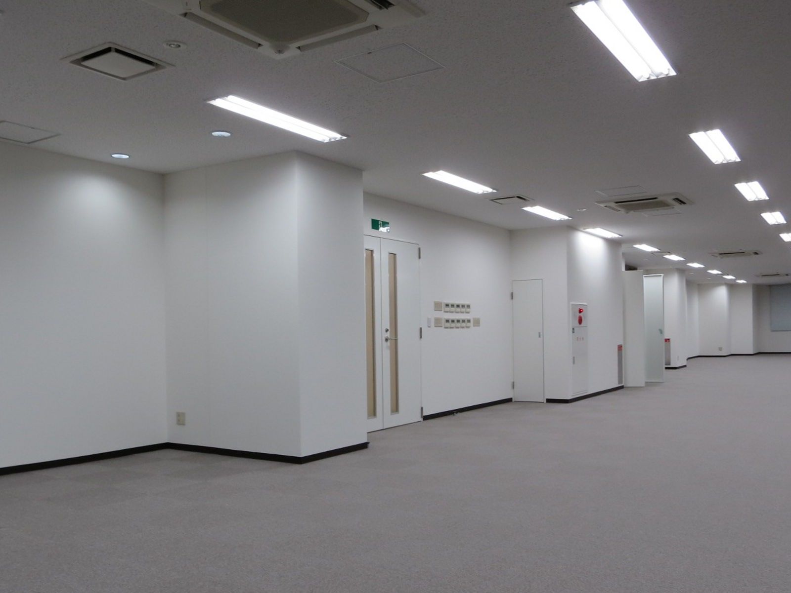 貸室出入口