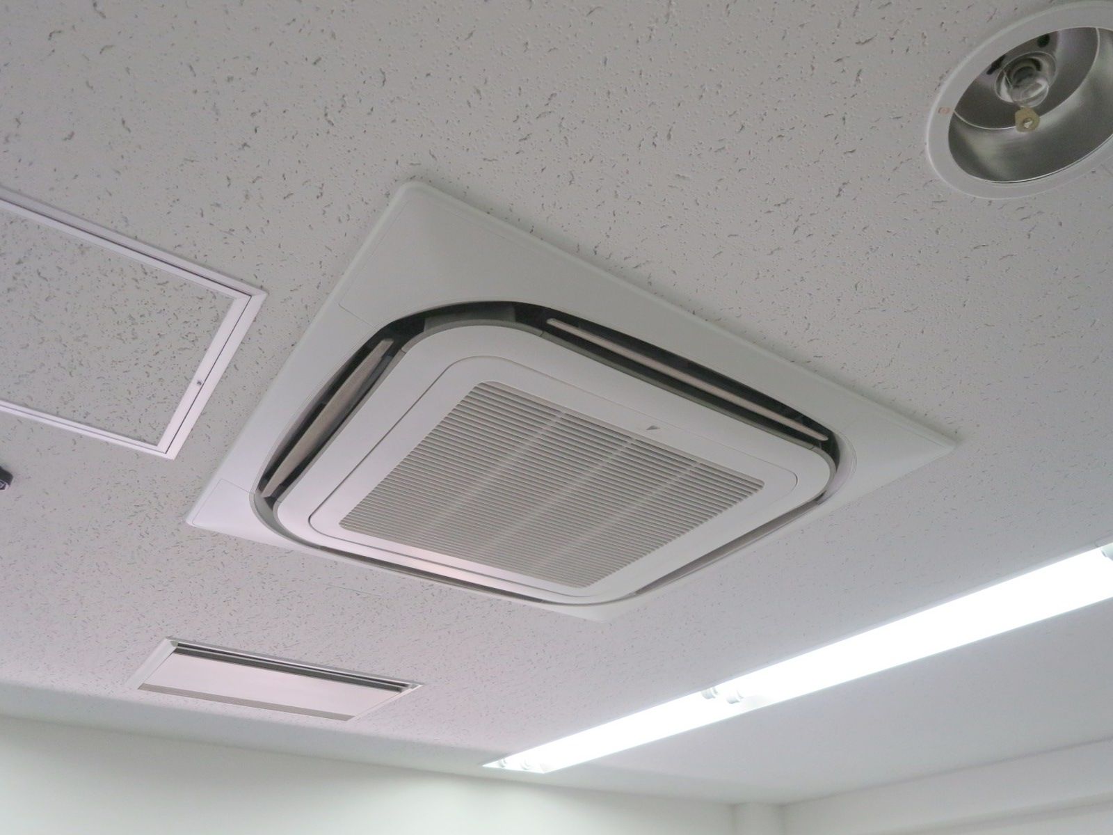 空調吹き出し口