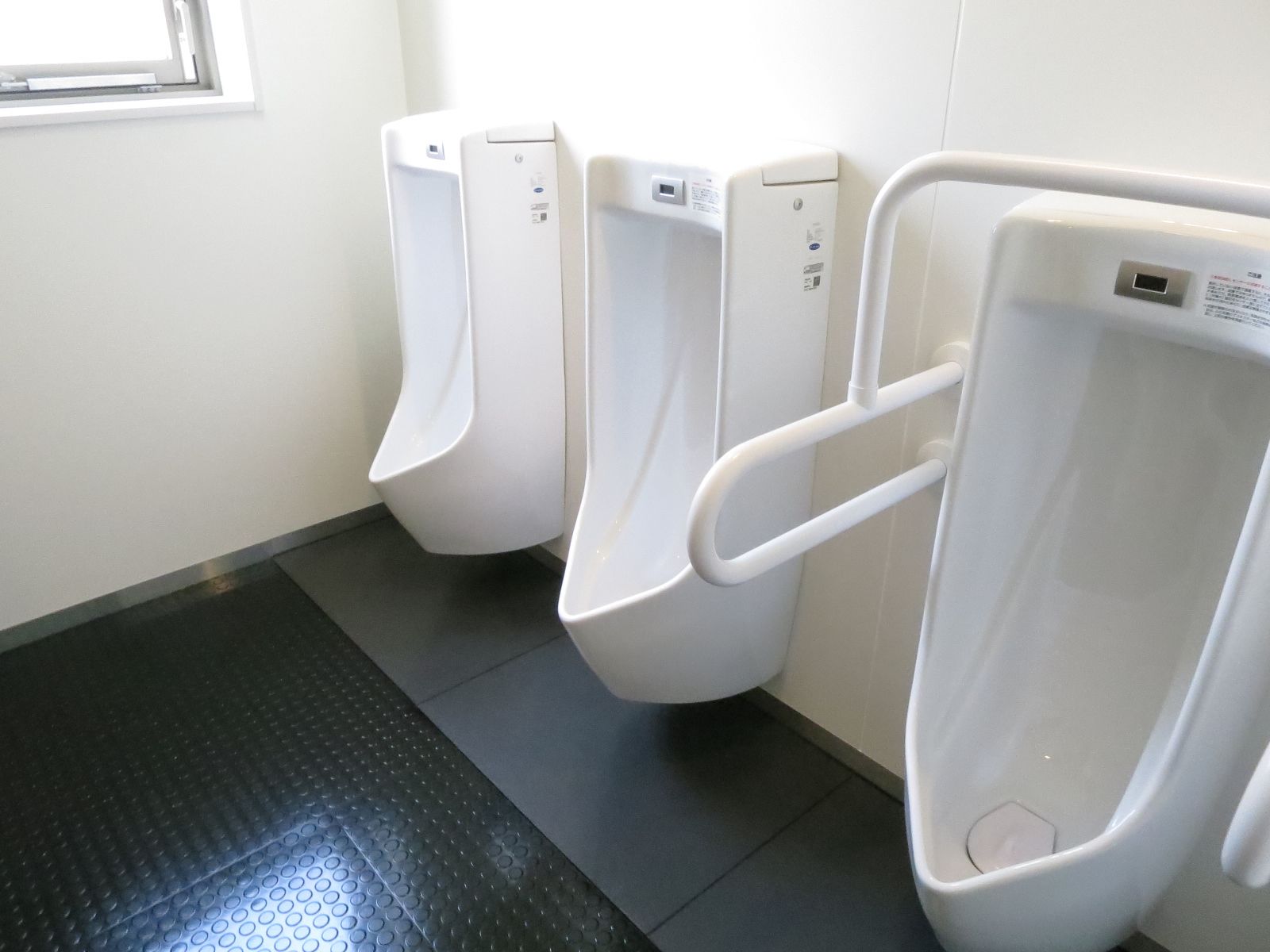 男性用トイレ