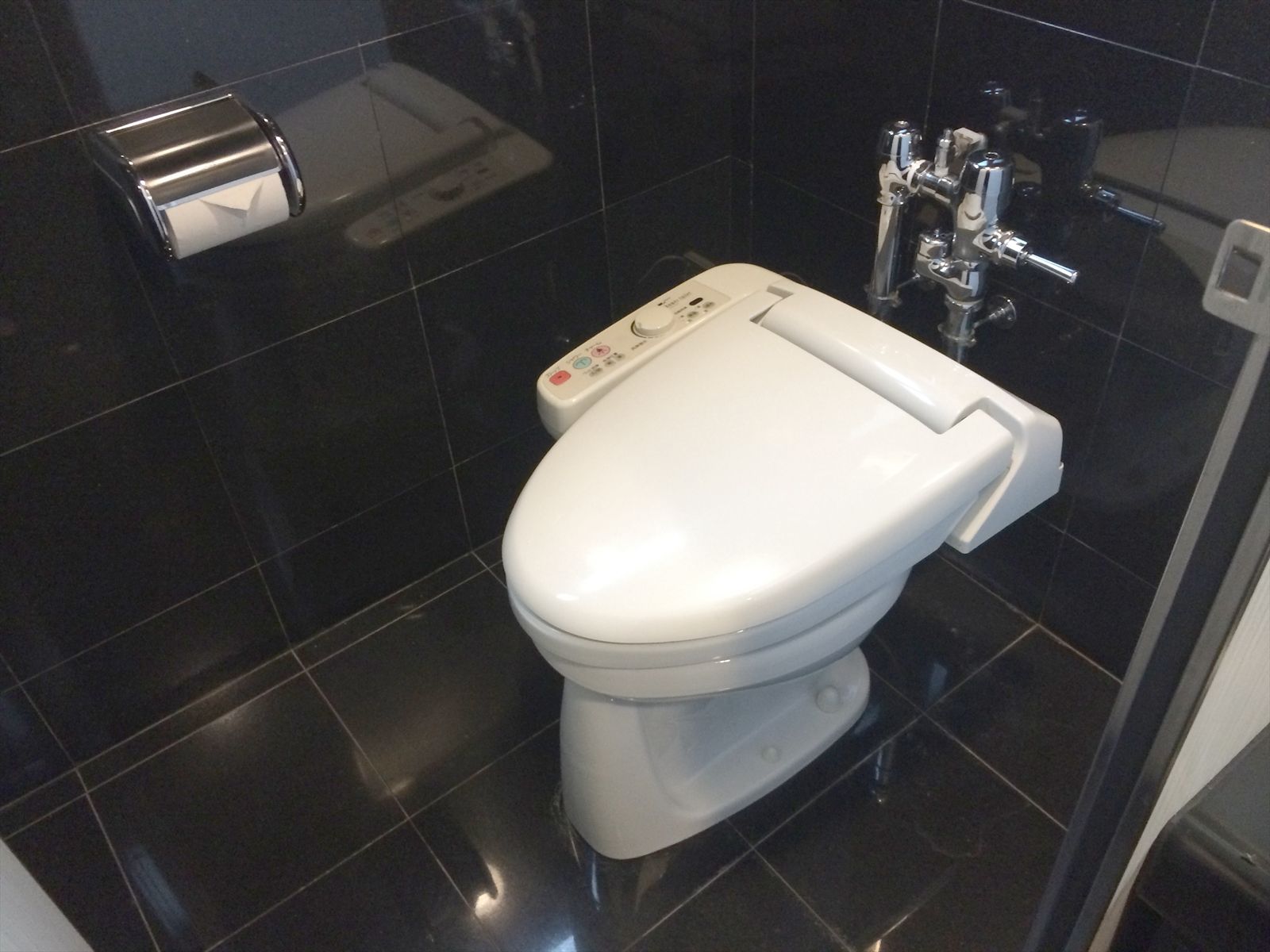 男女別トイレ個室