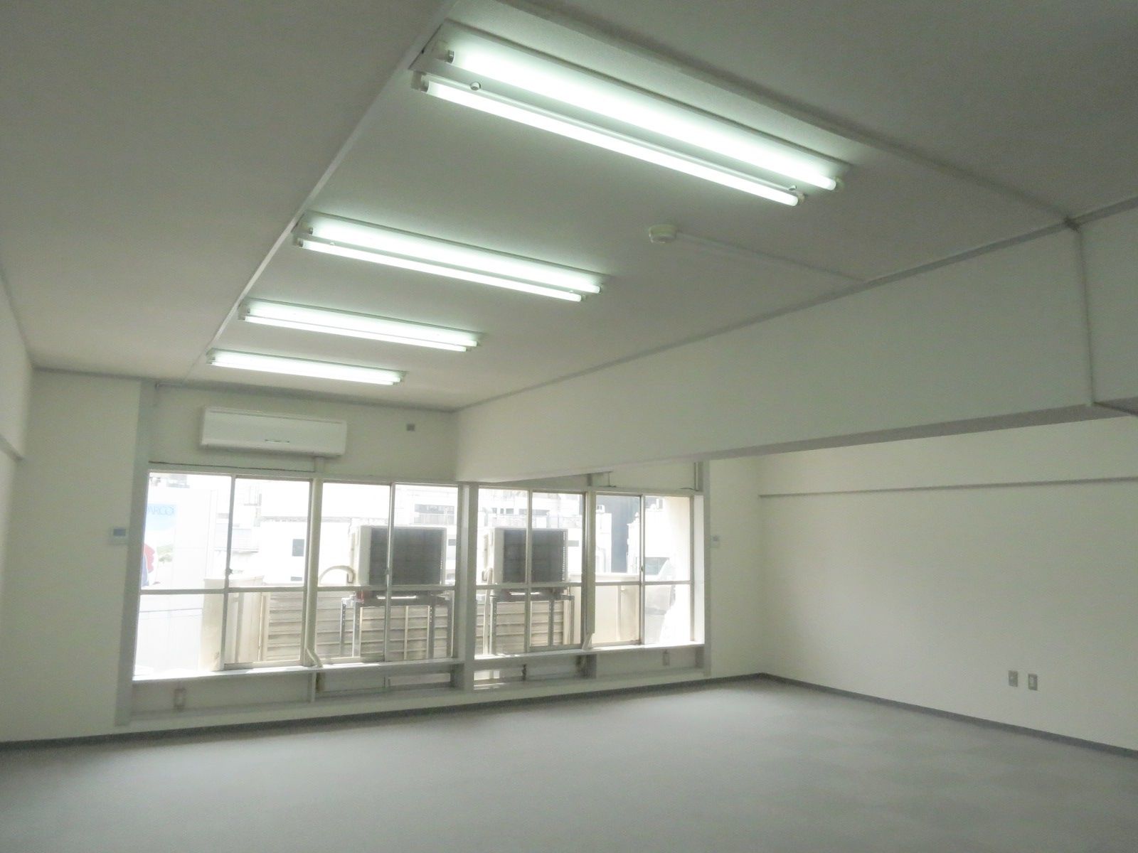 オフィス室内参考画像（3階）