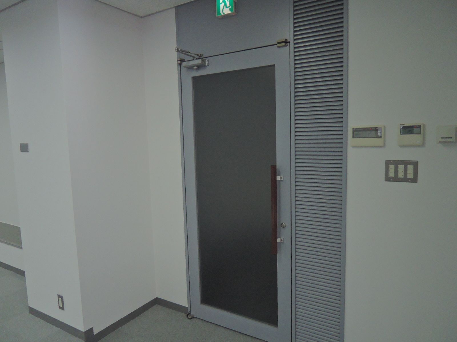 貸室出入口