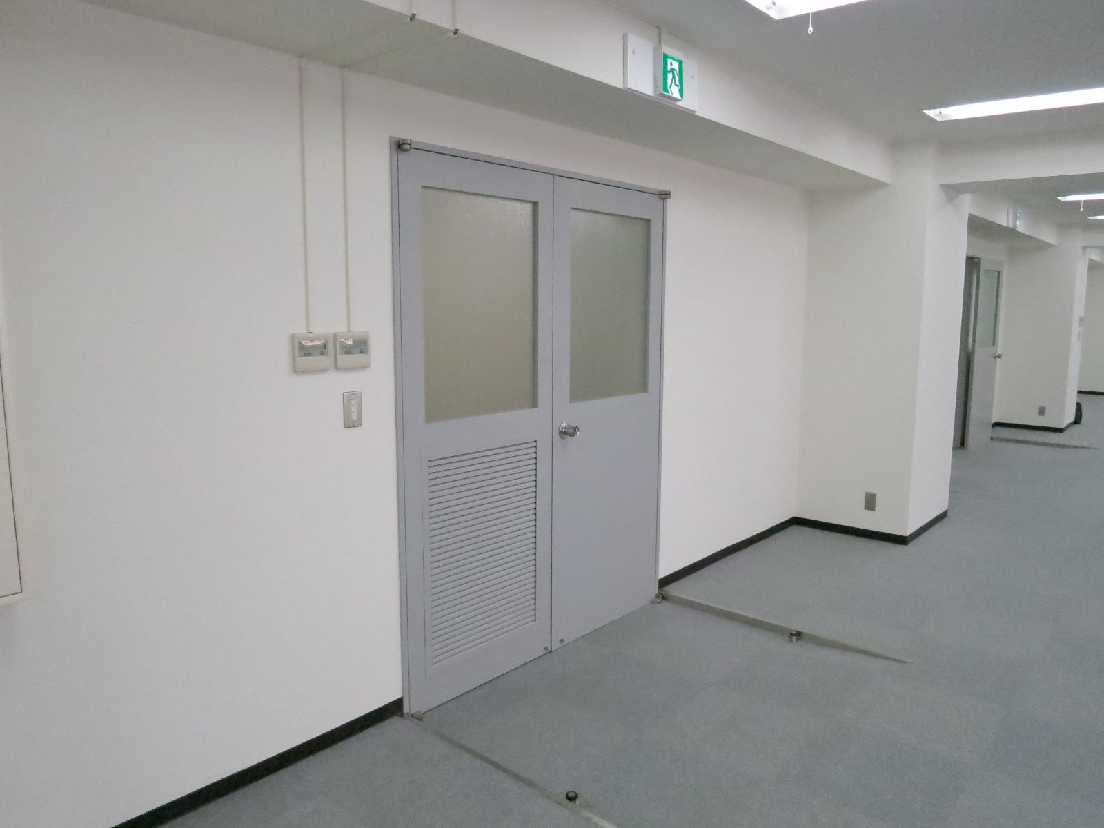 貸室出入口