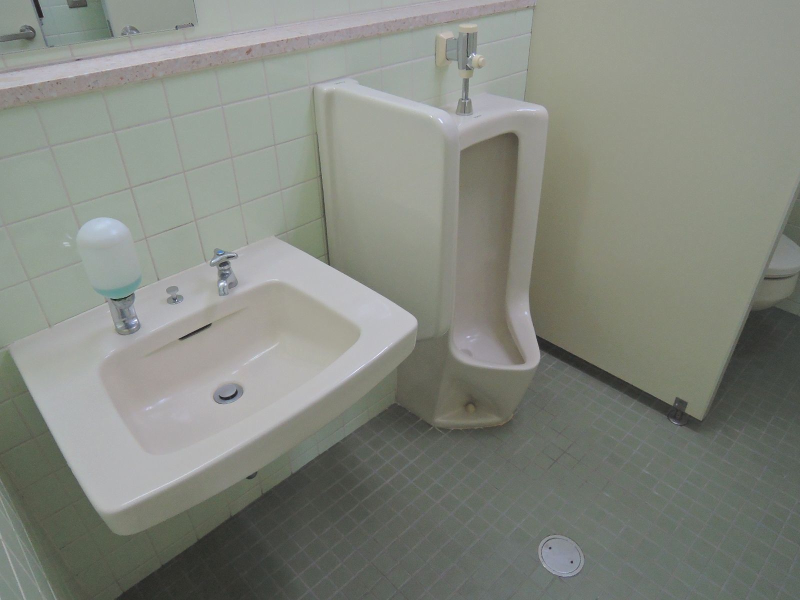 男性用トイレ
