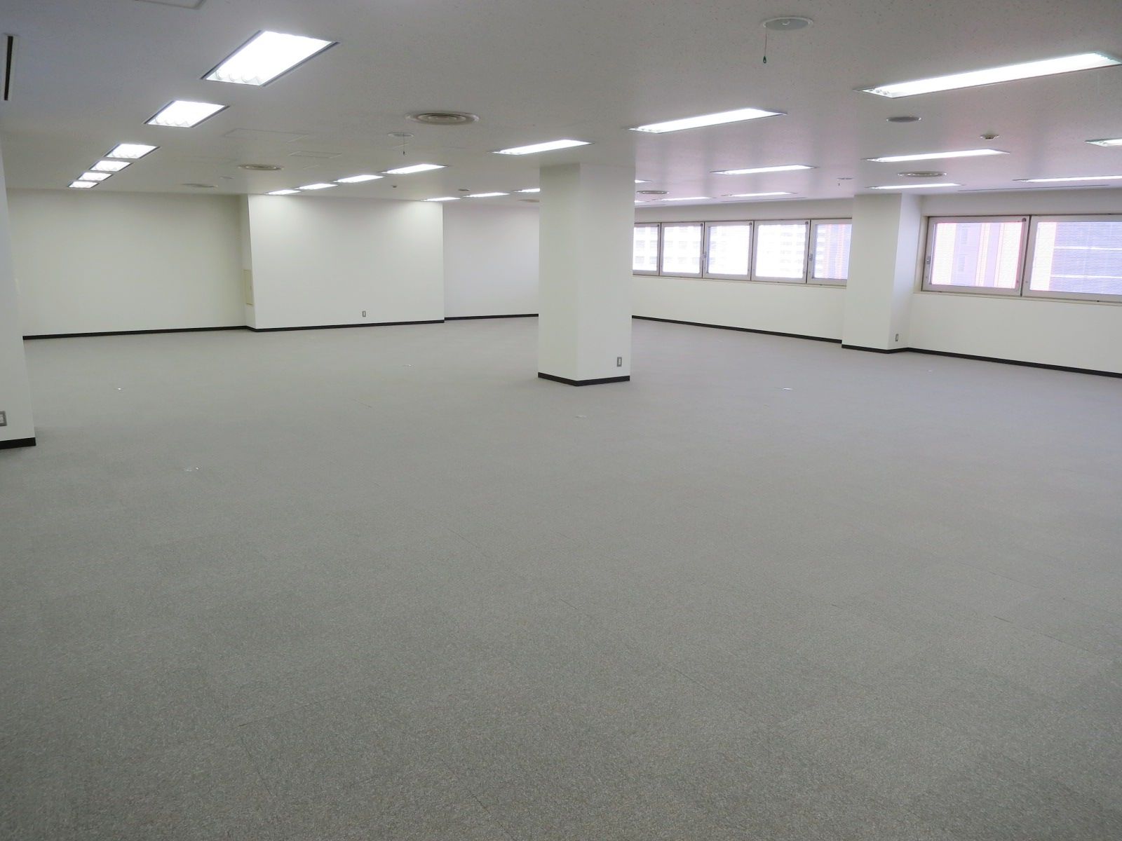 オフィス室内参考画像