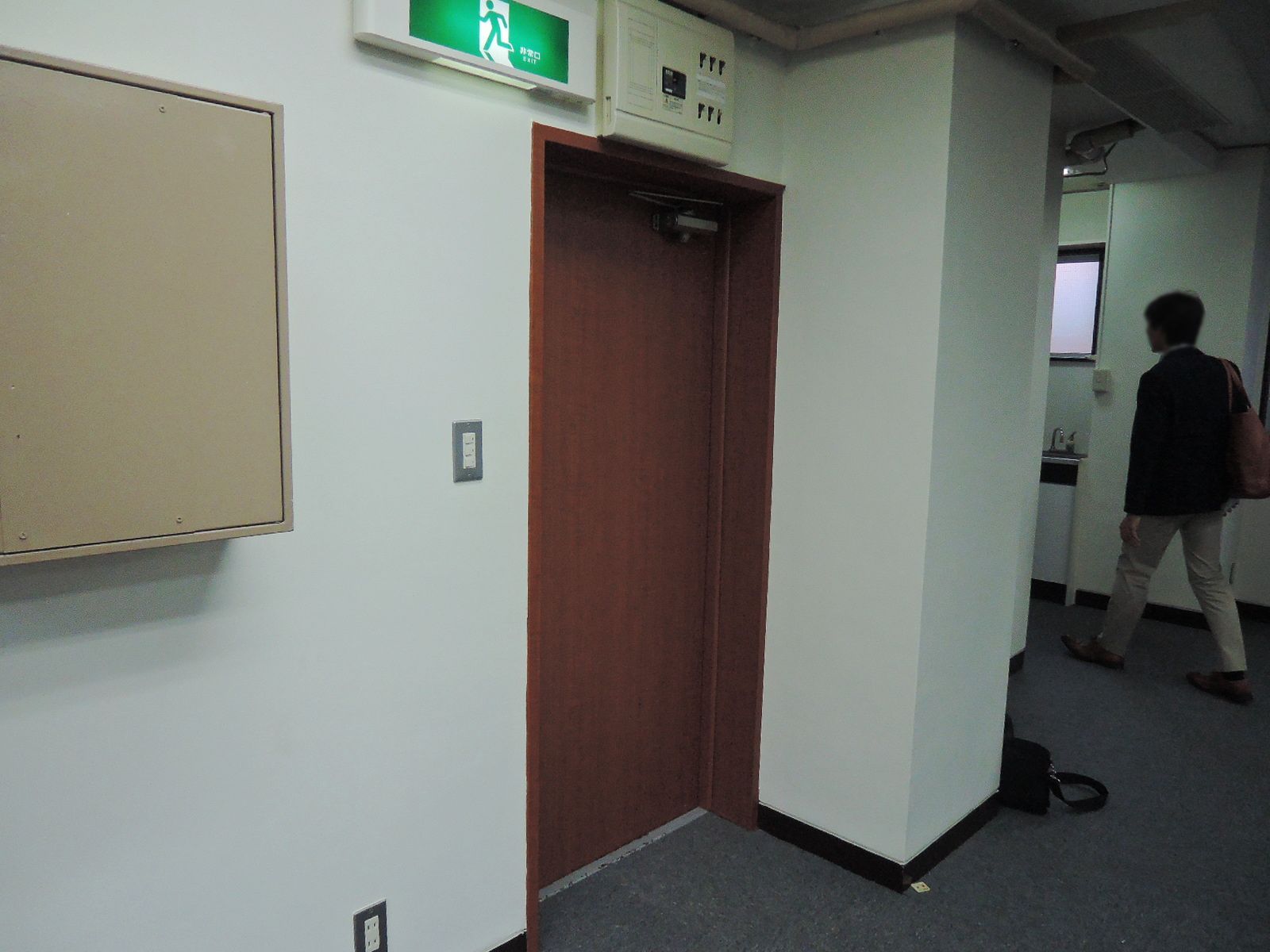 貸室出入口