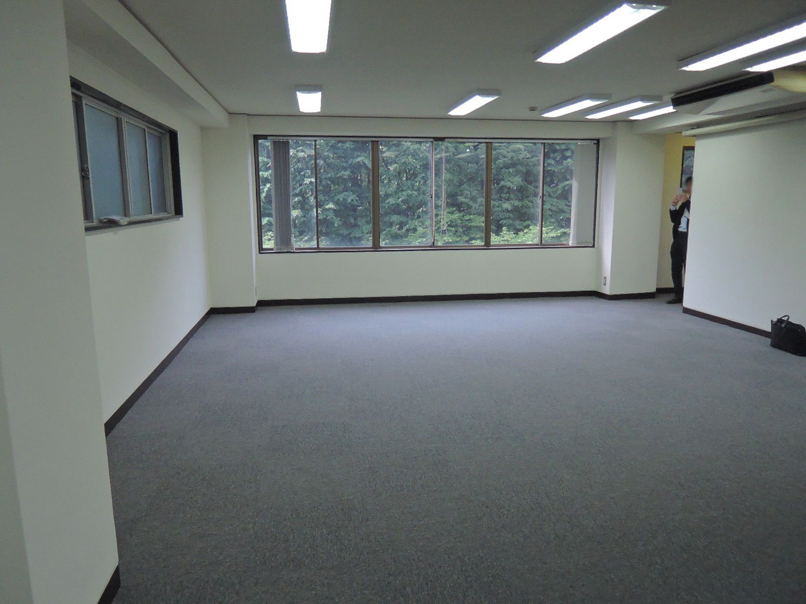 オフィス室内参考画像（※4階）