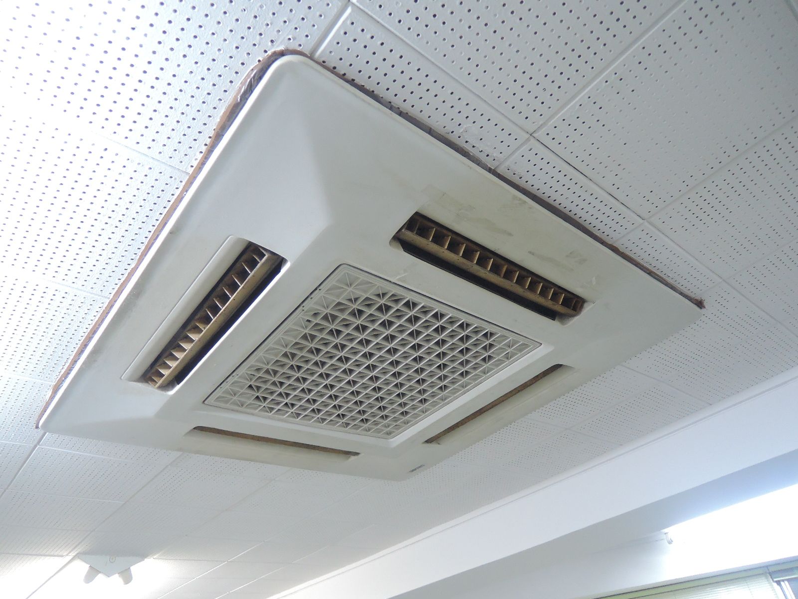 空調機器