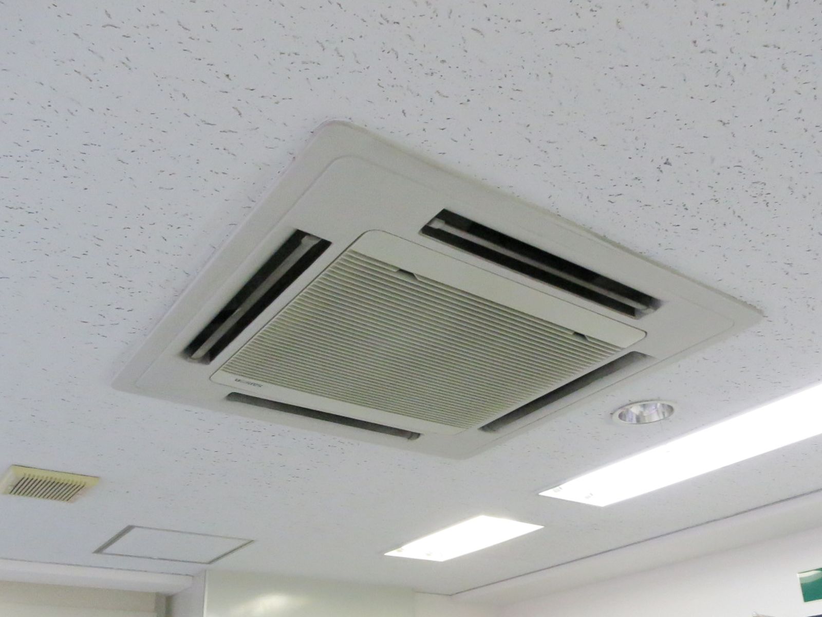 個別空調