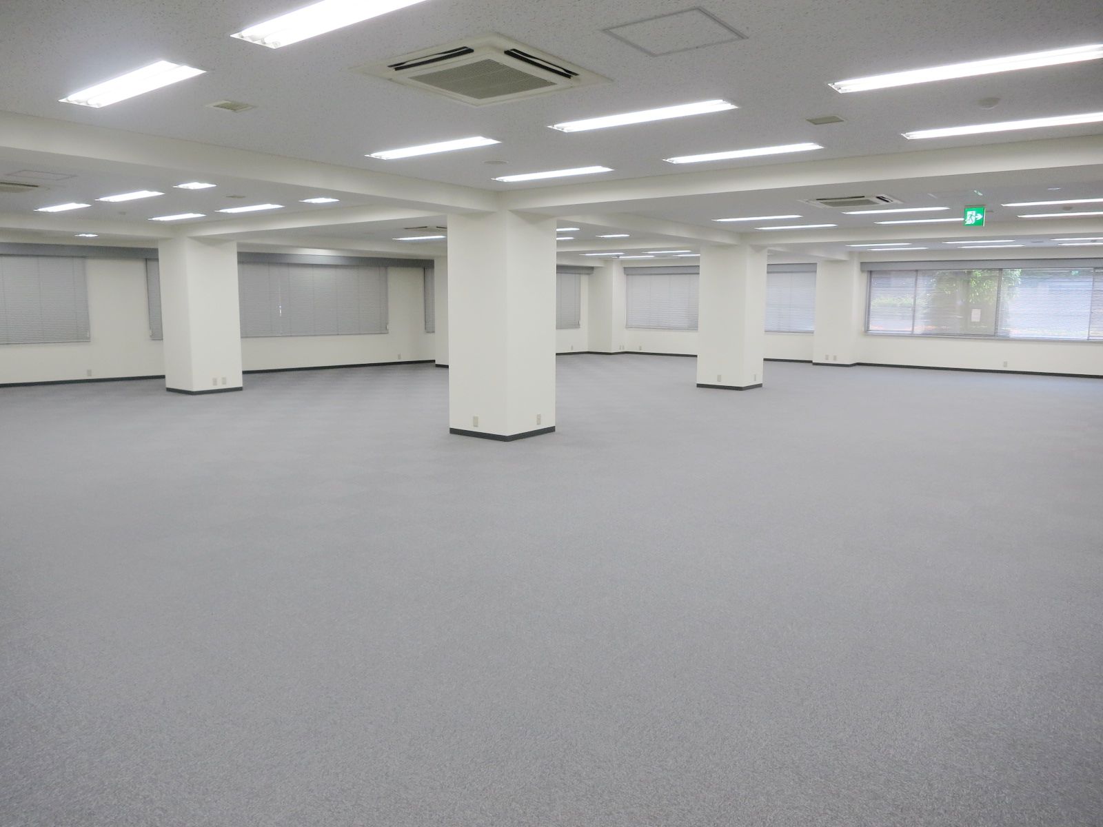 オフィス室内参考画像